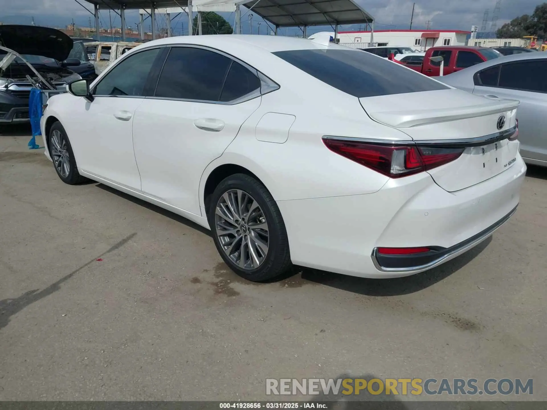 3 Фотография поврежденного автомобиля 58AD11D18MU006266 LEXUS ES 250 2021