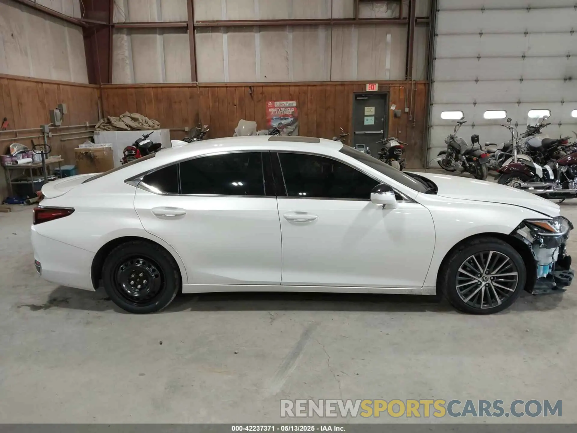 13 Photograph of a damaged car 58AD11D17NU009340 LEXUS ES 250 2022