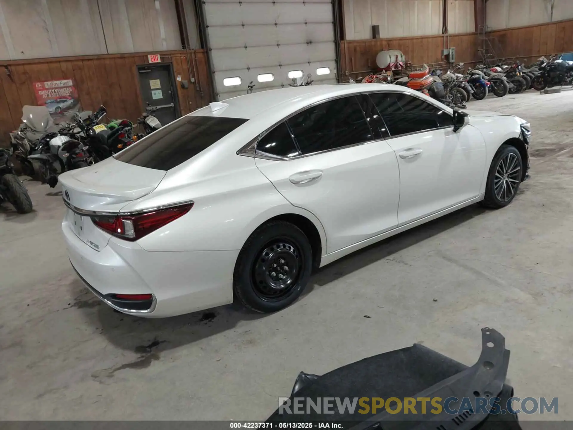 4 Photograph of a damaged car 58AD11D17NU009340 LEXUS ES 250 2022