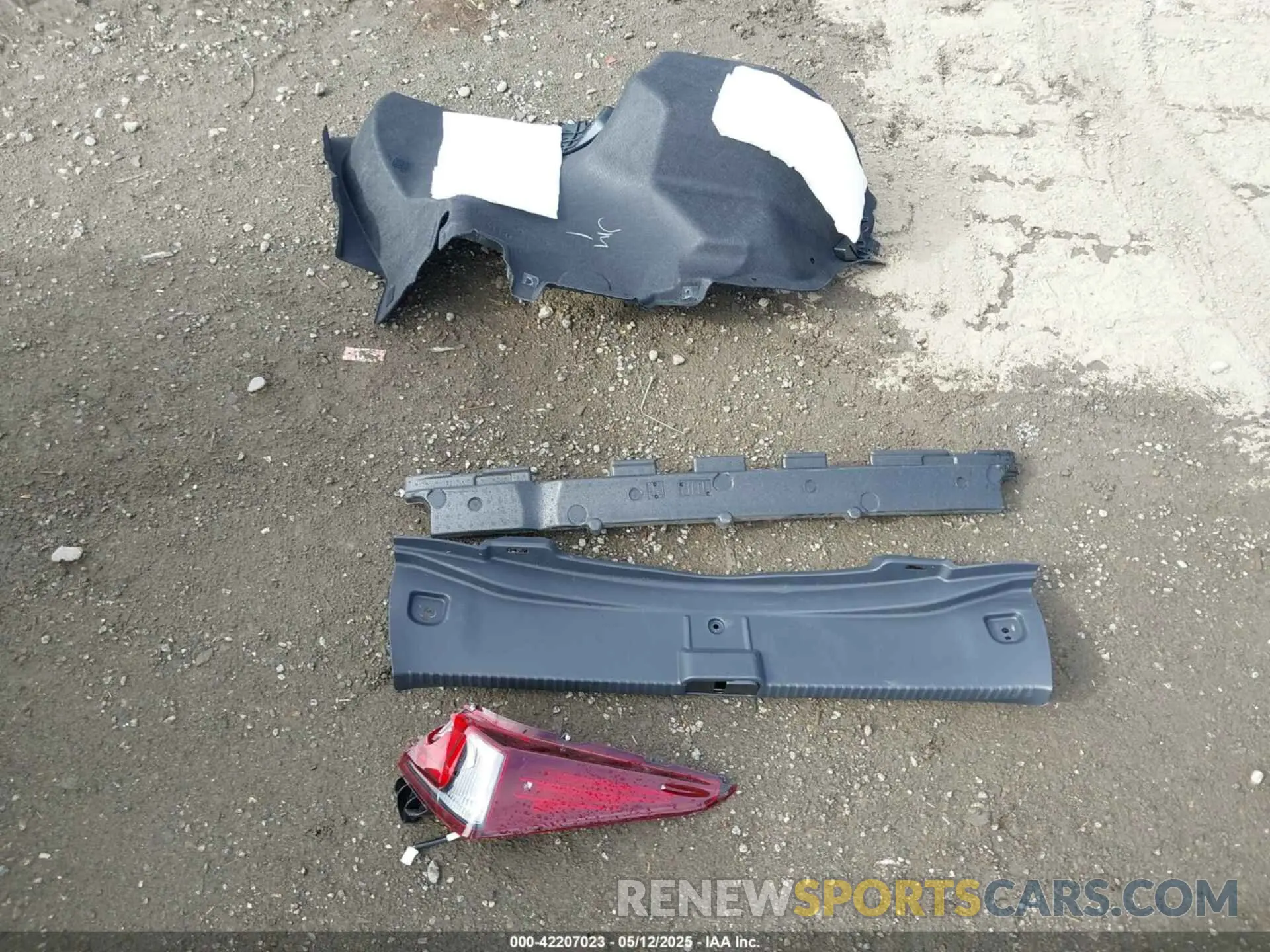 12 Фотография поврежденного автомобиля 58AD11D17RU012342 LEXUS ES 250 2024