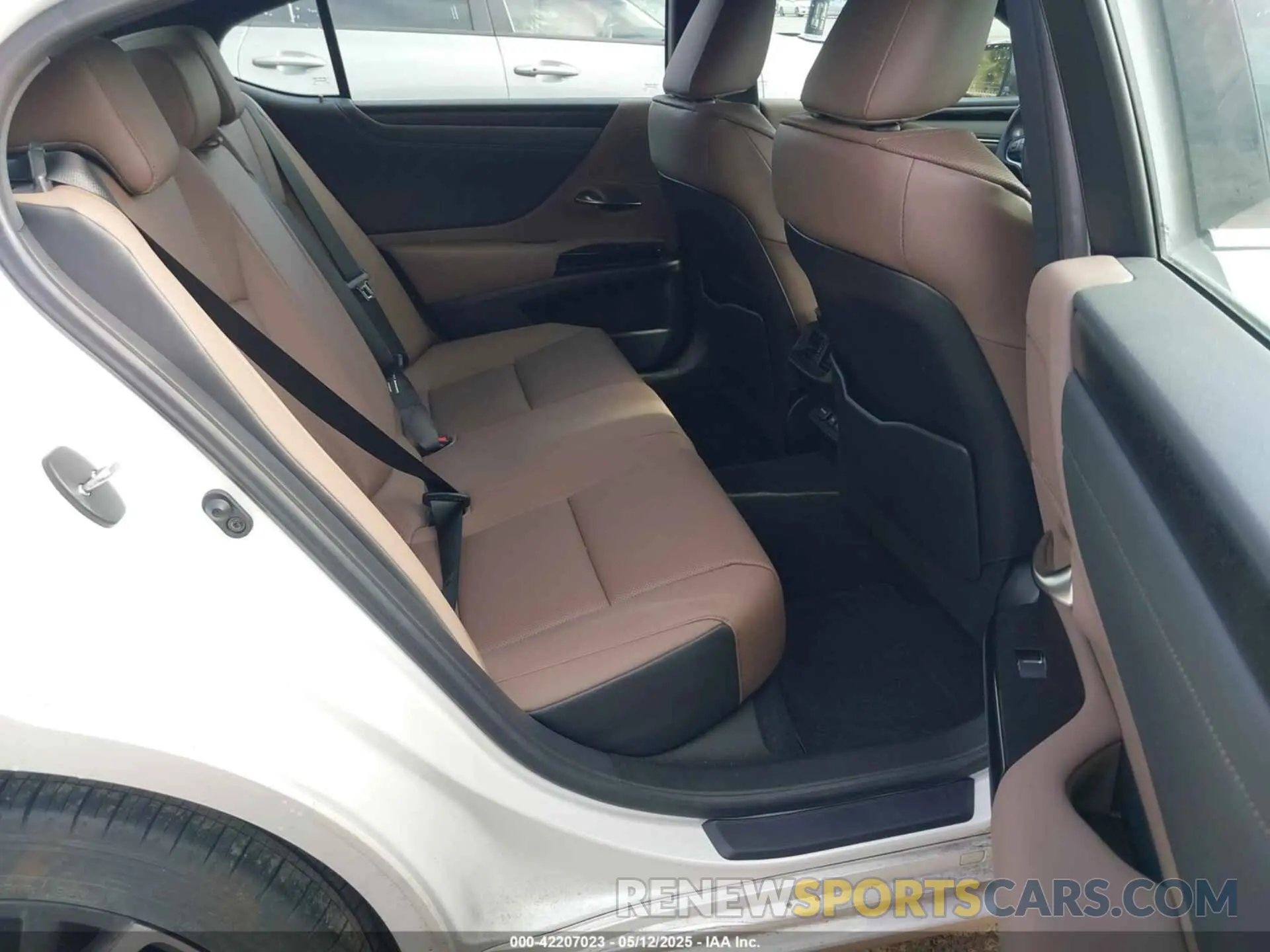 8 Фотография поврежденного автомобиля 58AD11D17RU012342 LEXUS ES 250 2024