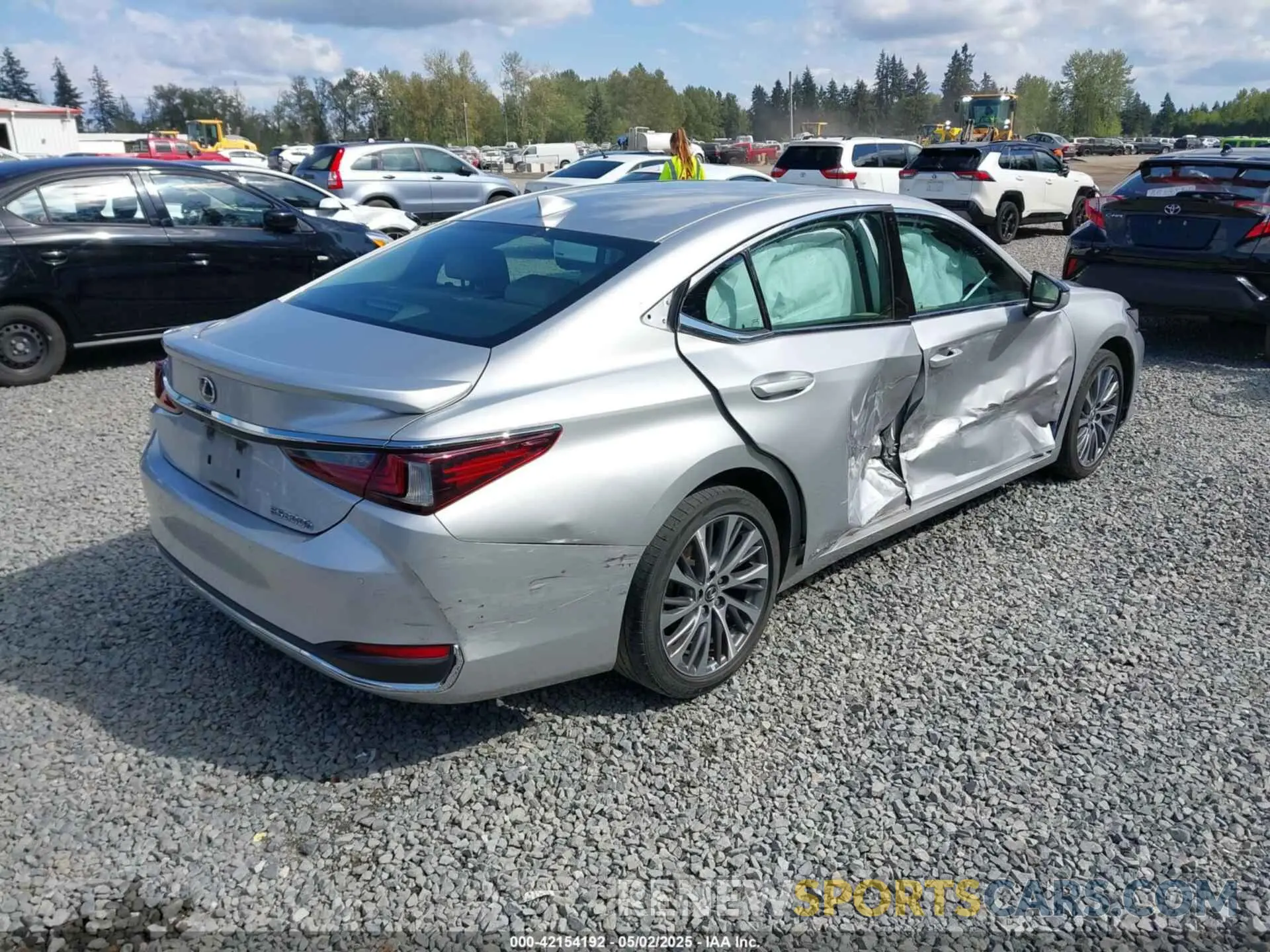 4 Фотография поврежденного автомобиля 58AB21B15KU001482 LEXUS ES 300H 2019
