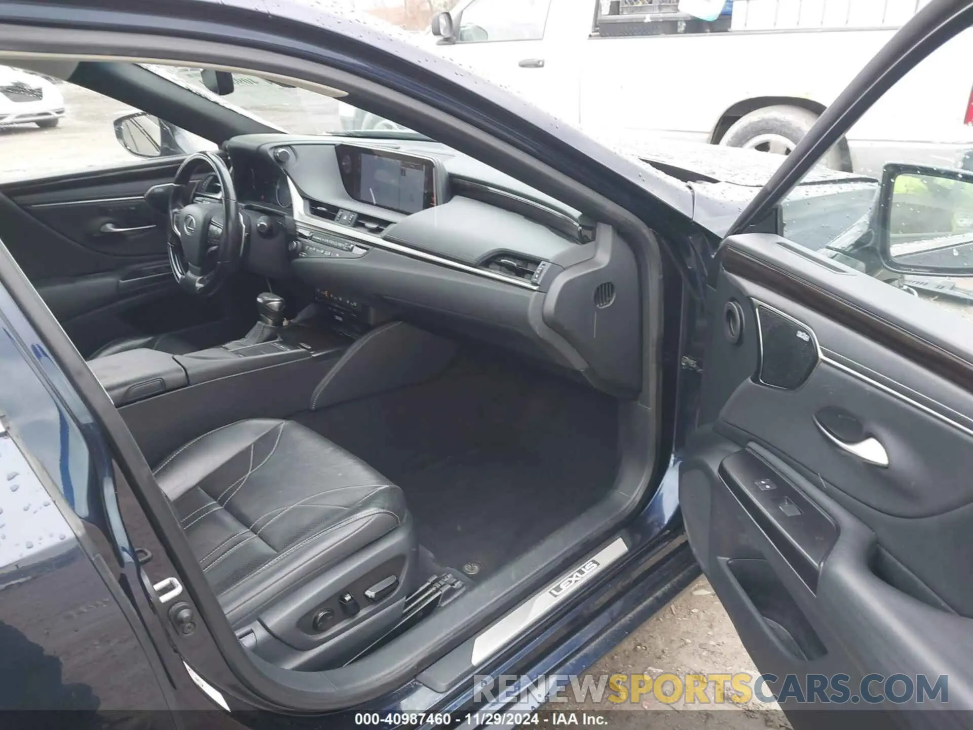 5 Фотография поврежденного автомобиля JTHB21B11K2003557 LEXUS ES 300H 2019