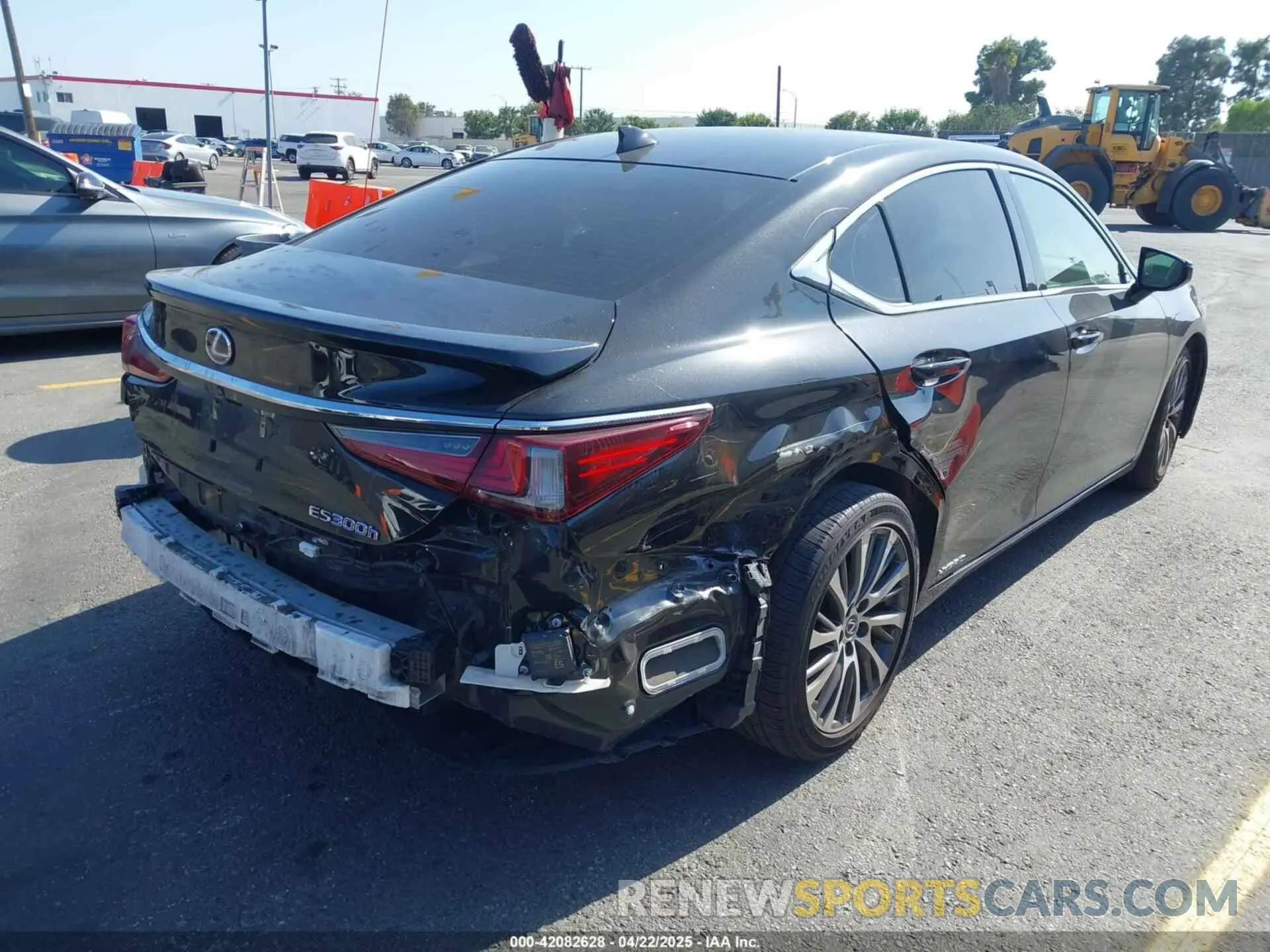 4 Фотография поврежденного автомобиля JTHB21B11K2024098 LEXUS ES 300H 2019