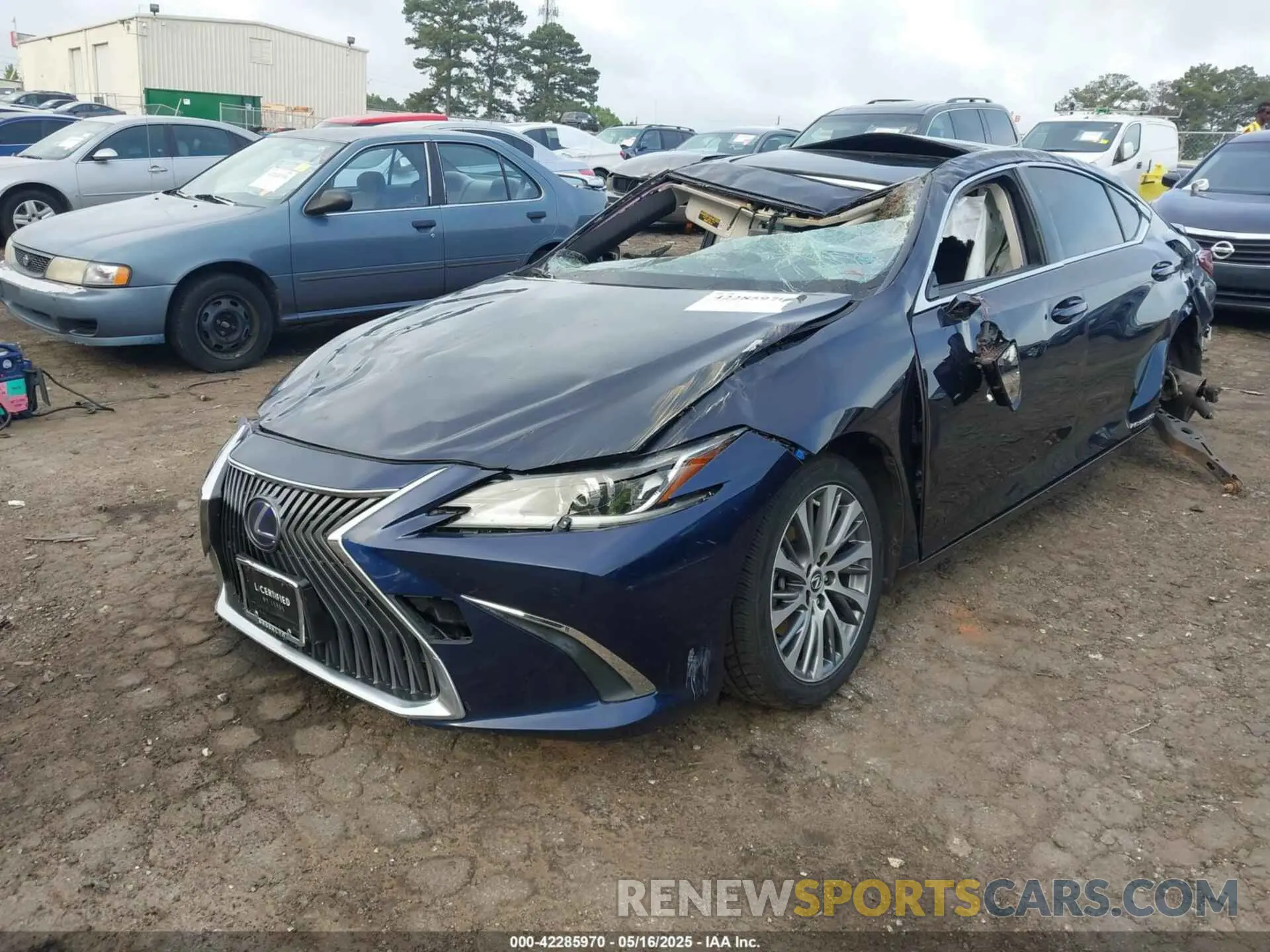 2 Фотография поврежденного автомобиля JTHB21B17K2041990 LEXUS ES 300H 2019