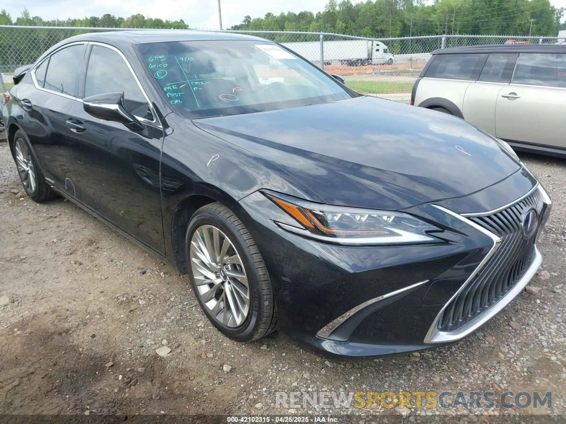 1 Photograph of a damaged car JTHB21B18K2024051 LEXUS ES 300H 2019