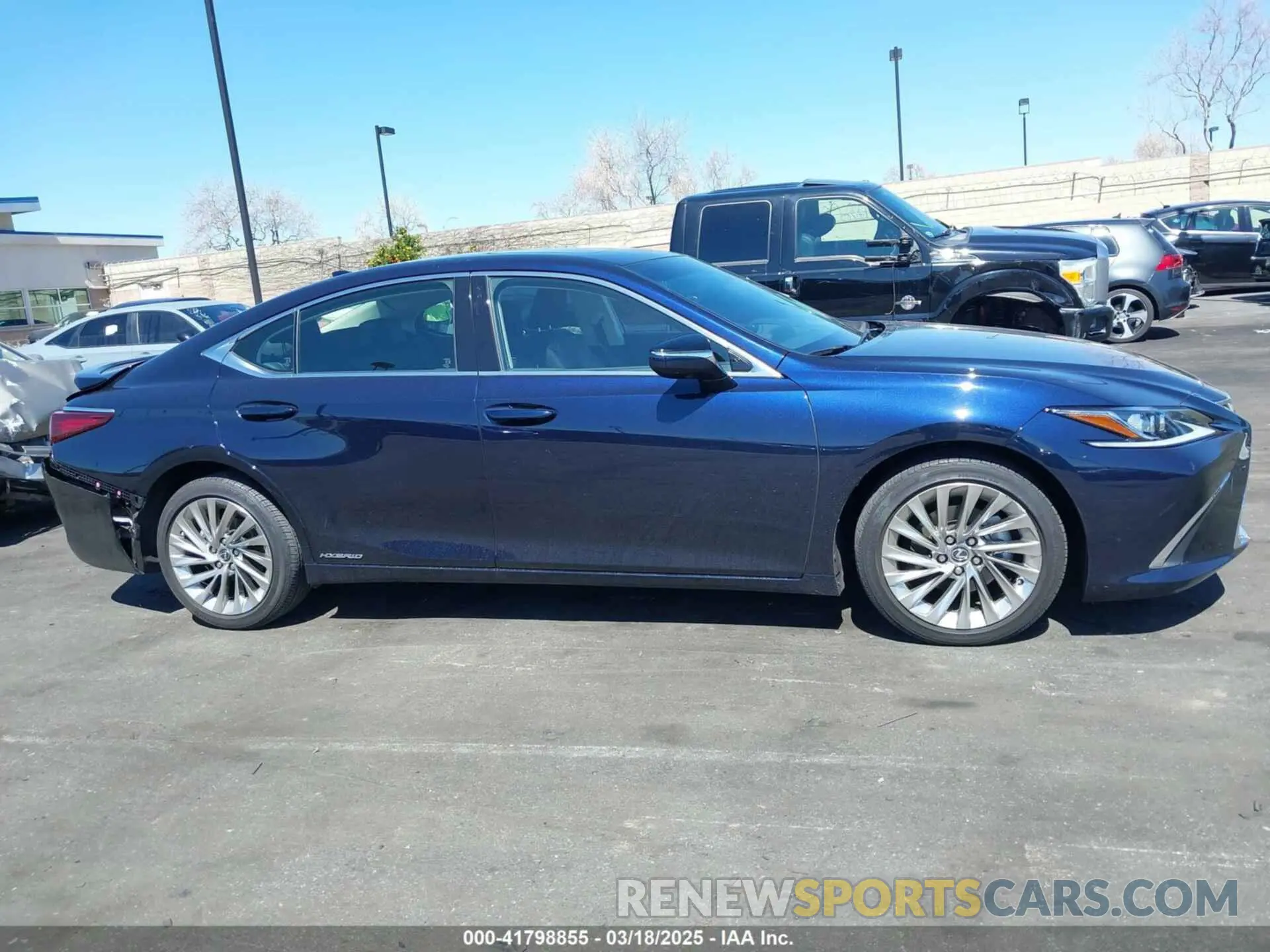 13 Фотография поврежденного автомобиля JTHB21B19K2041120 LEXUS ES 300H 2019
