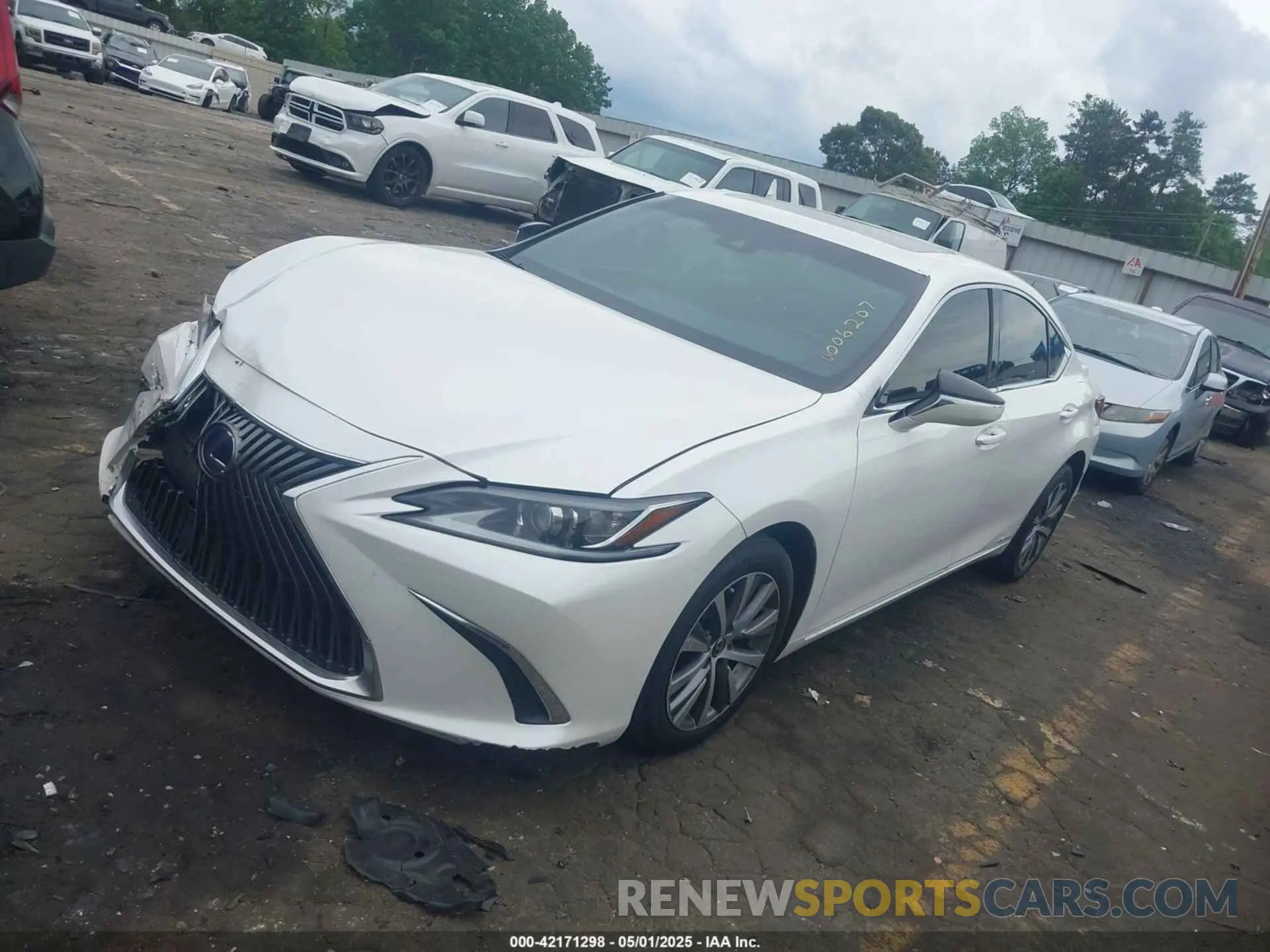 2 Photograph of a damaged car 58AC21B10LU006207 LEXUS ES 300H 2020