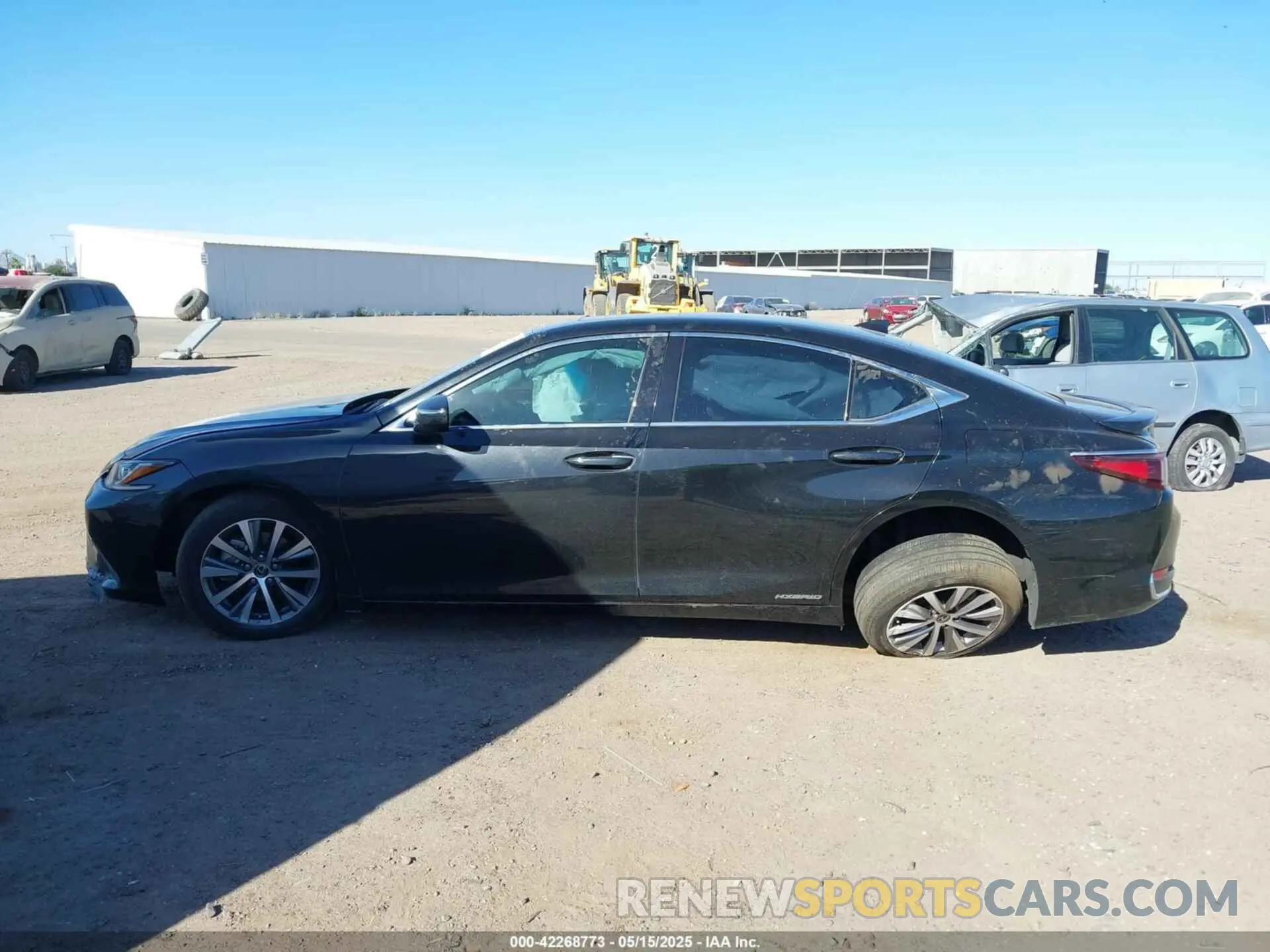 13 Photograph of a damaged car 58AD21B11LU005393 LEXUS ES 300H 2020