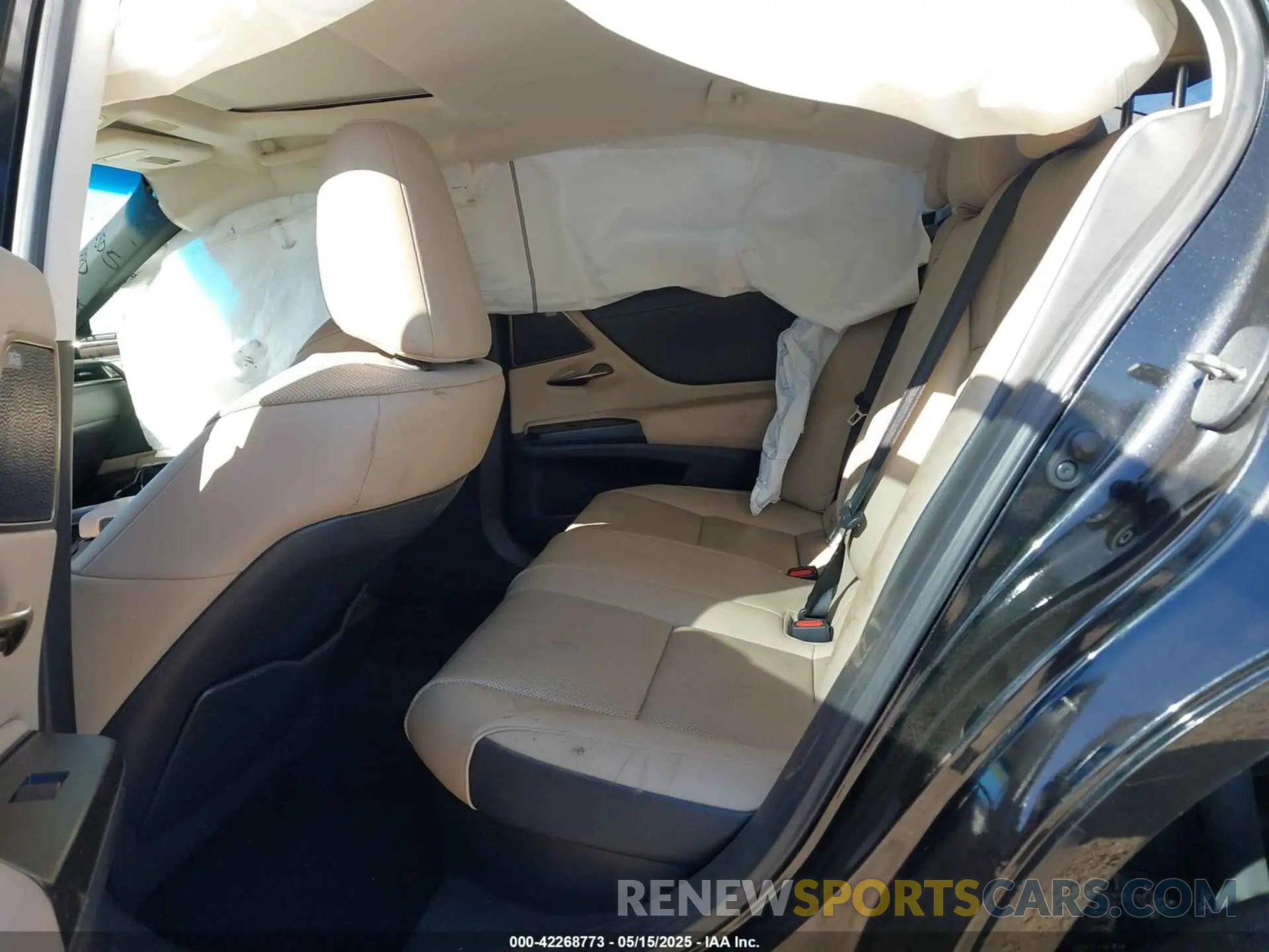 8 Photograph of a damaged car 58AD21B11LU005393 LEXUS ES 300H 2020