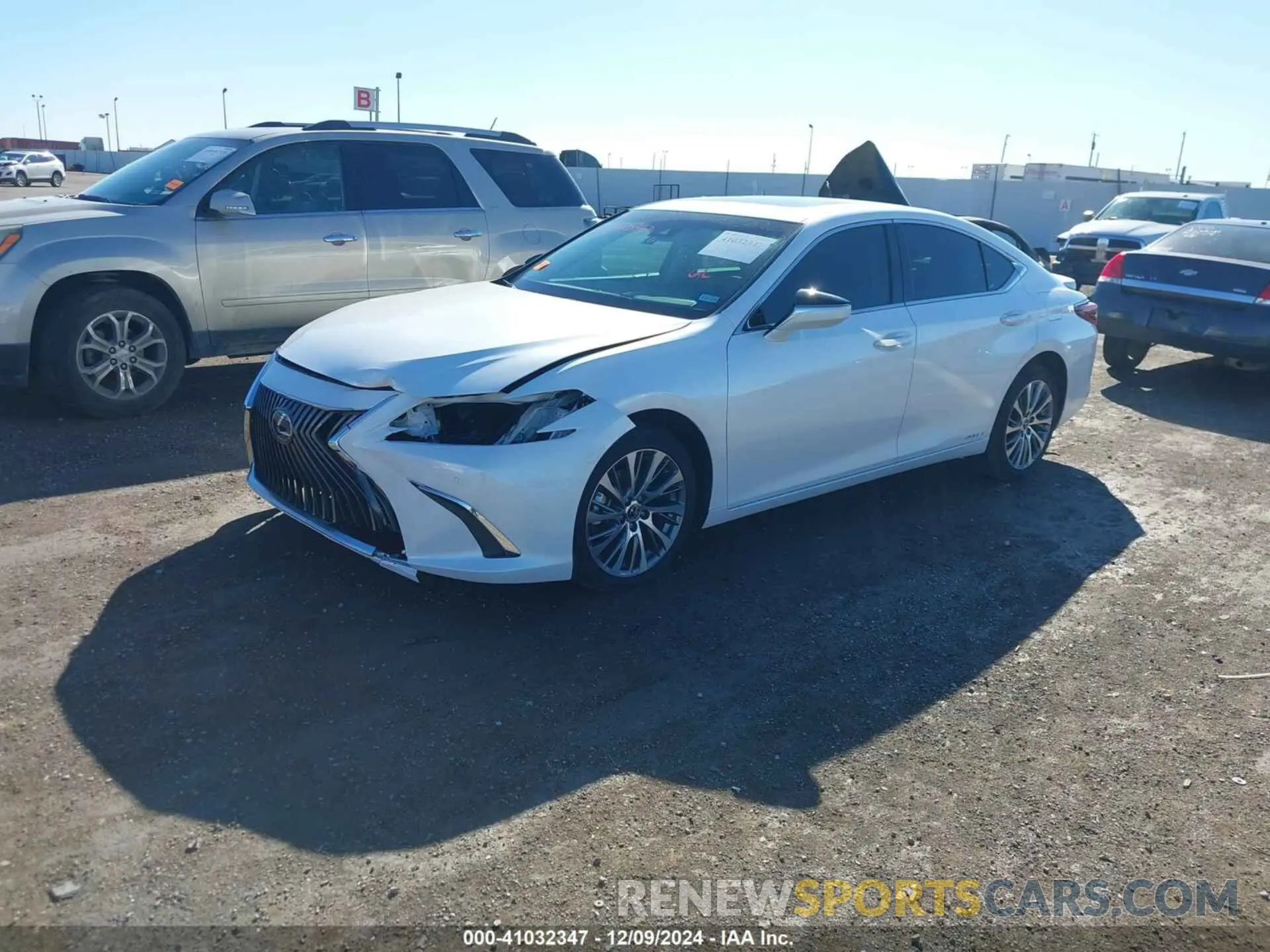 2 Фотография поврежденного автомобиля 58AD21B13LU012314 LEXUS ES 300H 2020