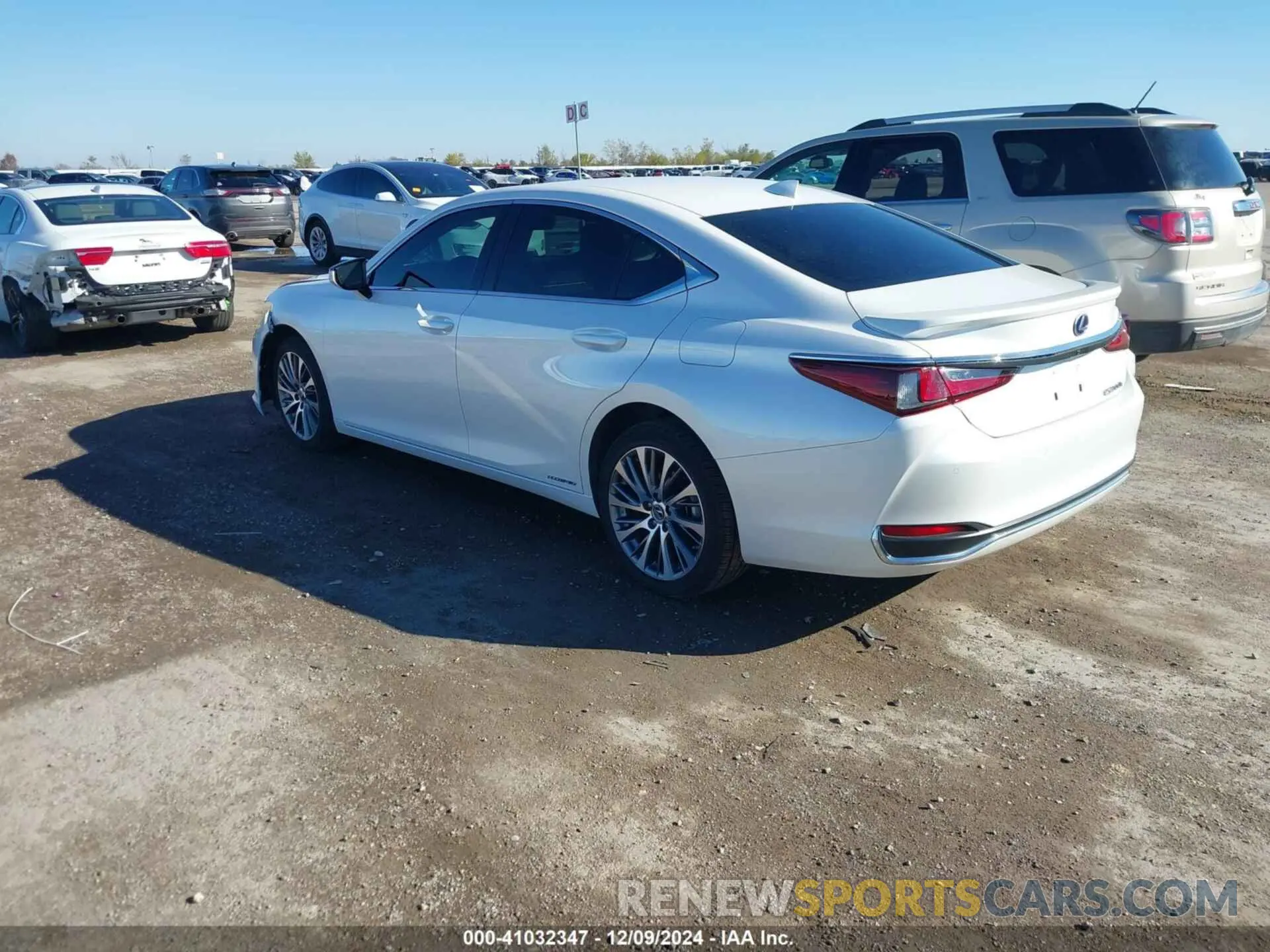 3 Фотография поврежденного автомобиля 58AD21B13LU012314 LEXUS ES 300H 2020