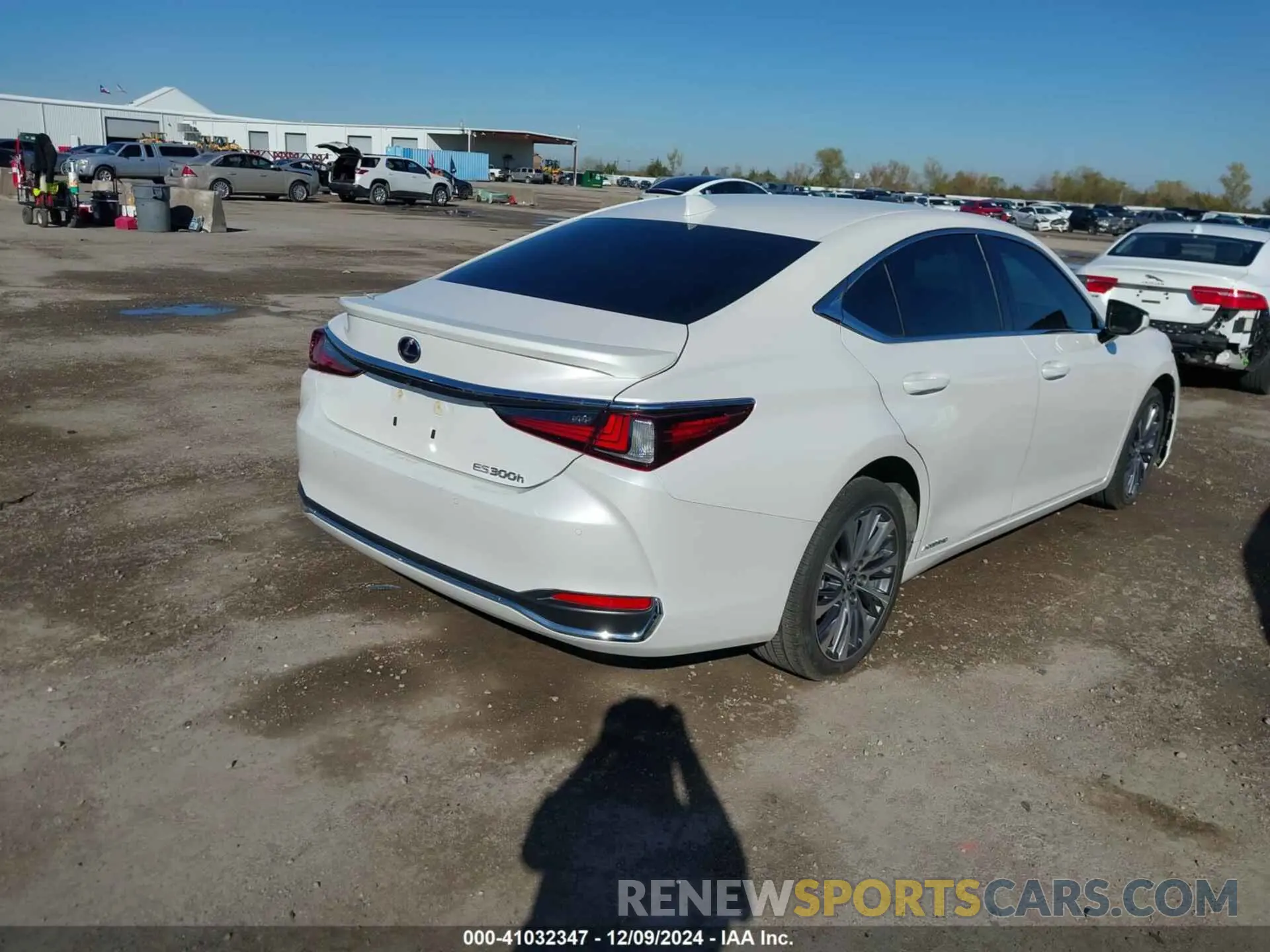 4 Фотография поврежденного автомобиля 58AD21B13LU012314 LEXUS ES 300H 2020