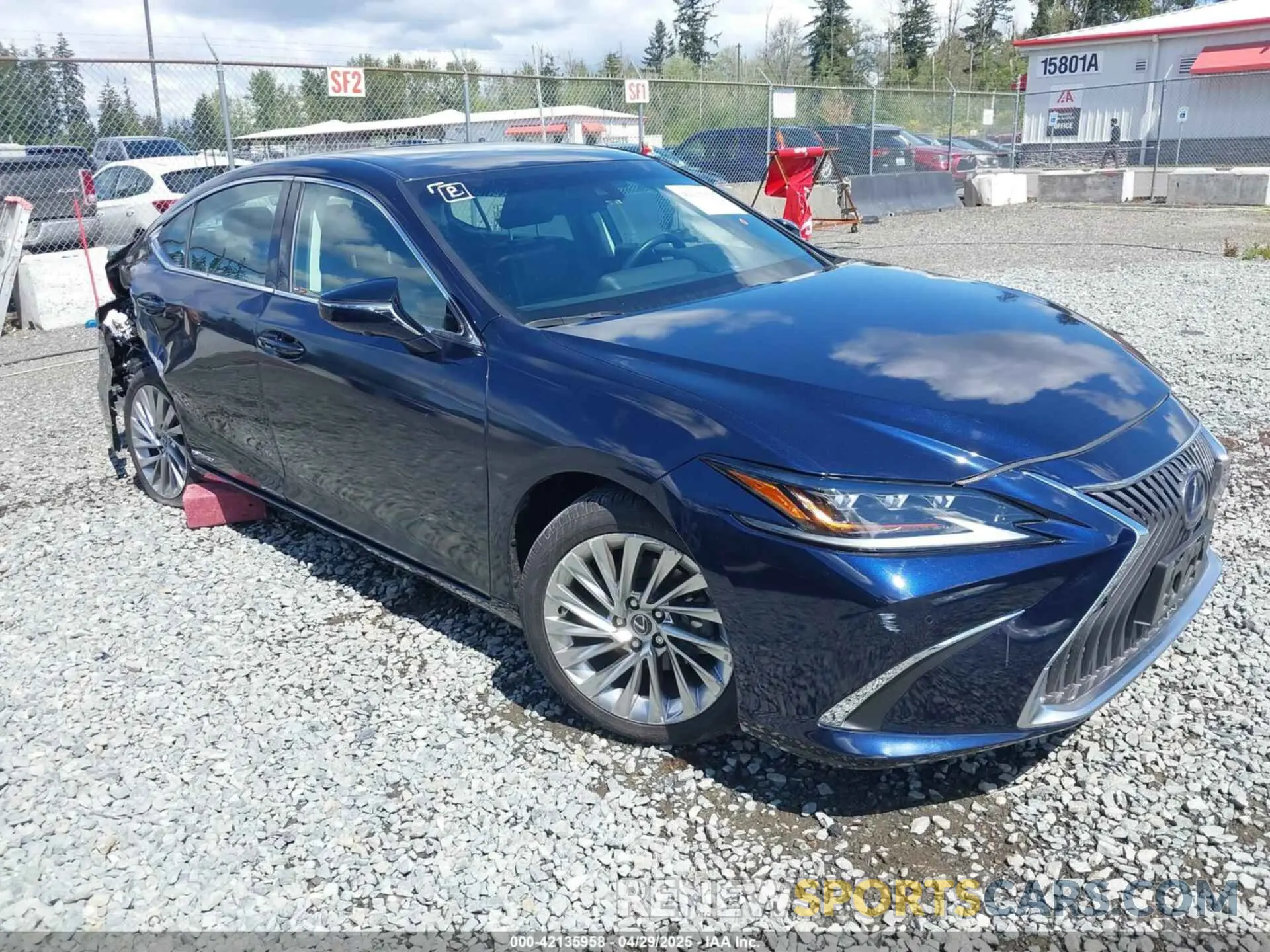 1 Photograph of a damaged car 58AE21B12LU011806 LEXUS ES 300H 2020