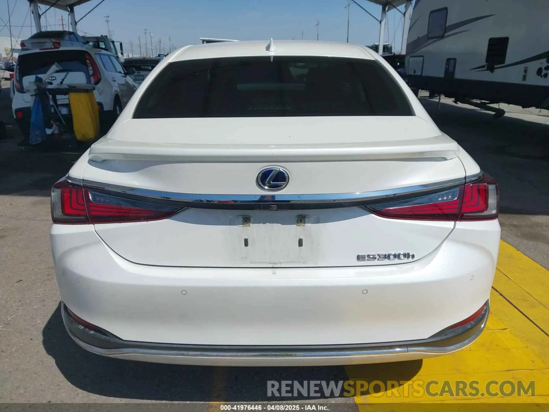 16 Photograph of a damaged car 58AE21B18LU008618 LEXUS ES 300H 2020