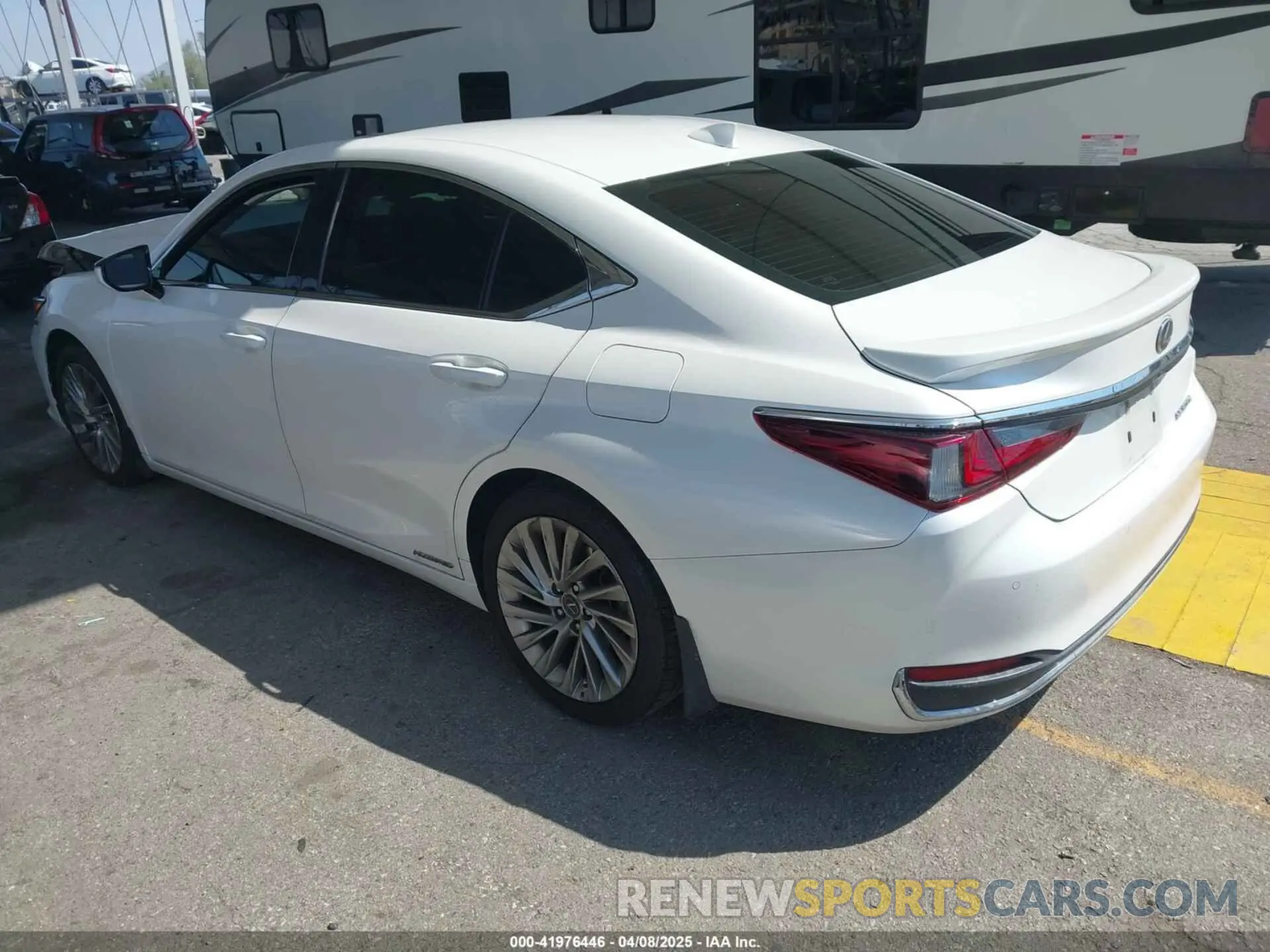 3 Photograph of a damaged car 58AE21B18LU008618 LEXUS ES 300H 2020