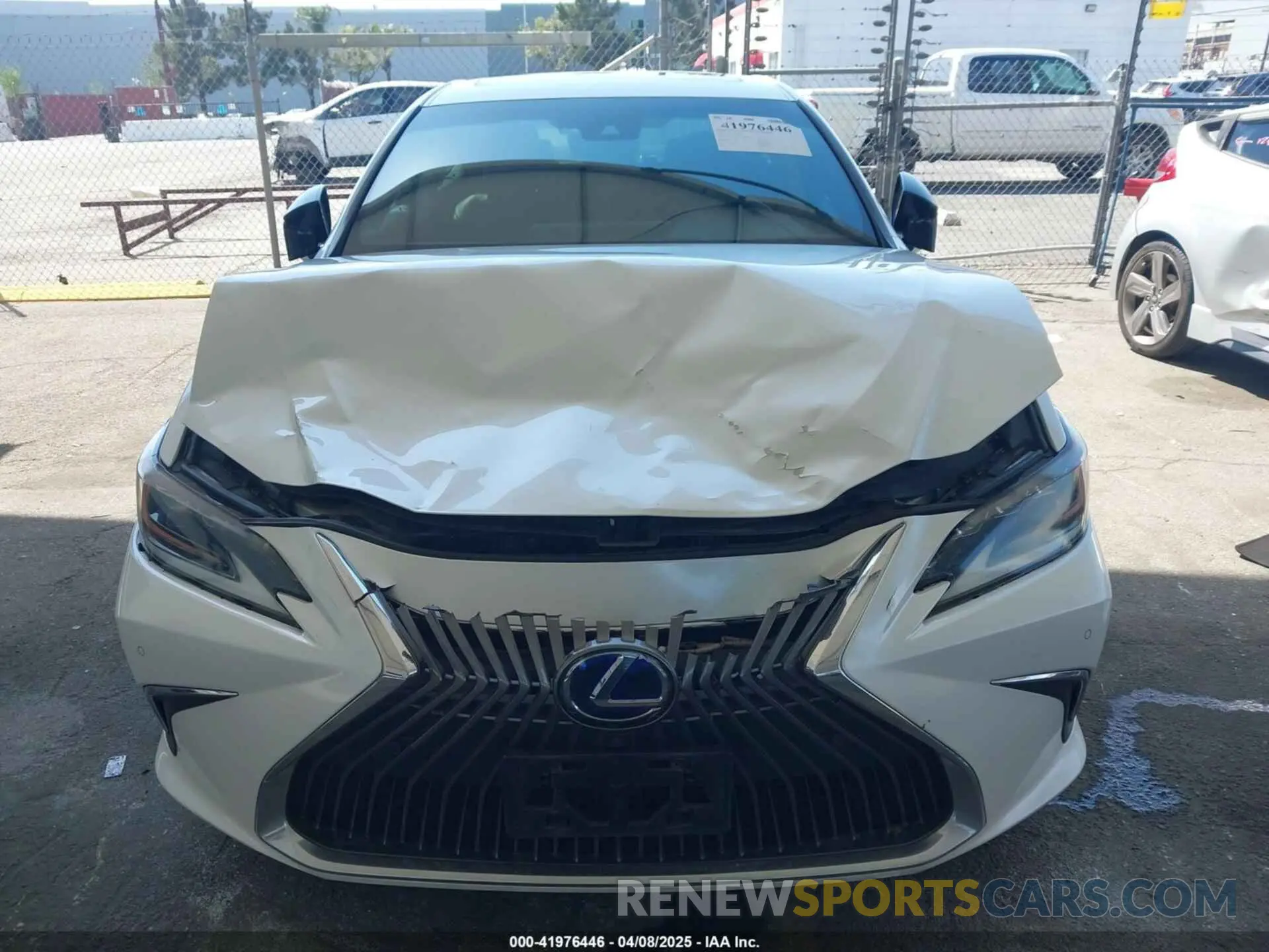 6 Photograph of a damaged car 58AE21B18LU008618 LEXUS ES 300H 2020