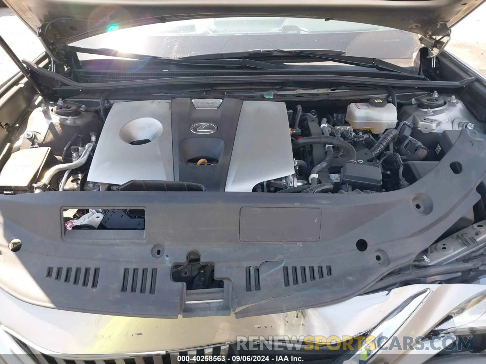 10 Photograph of a damaged car 58ACA1C11MU001956 LEXUS ES 300H 2021