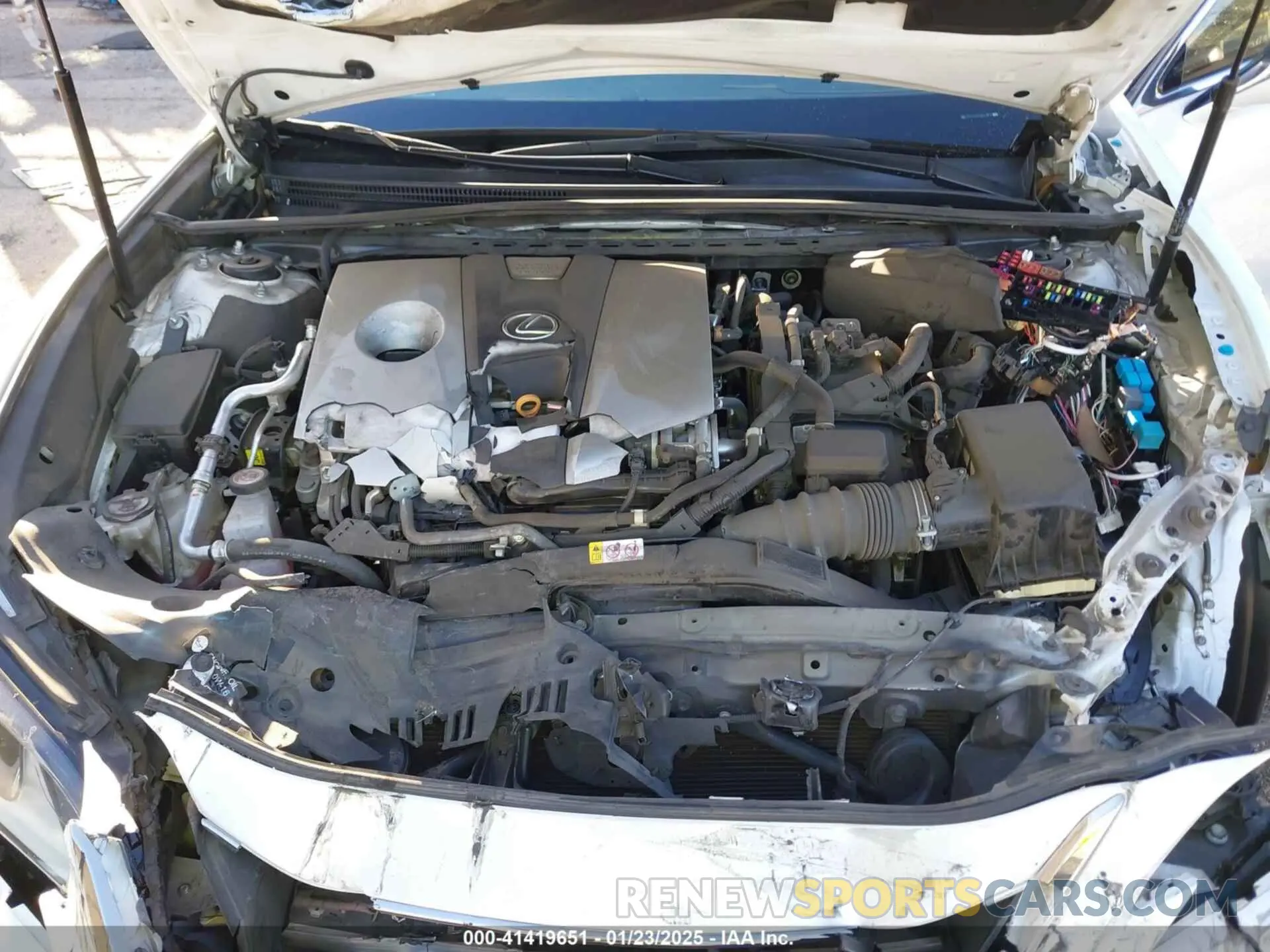 10 Photograph of a damaged car 58ACA1C13MU005572 LEXUS ES 300H 2021