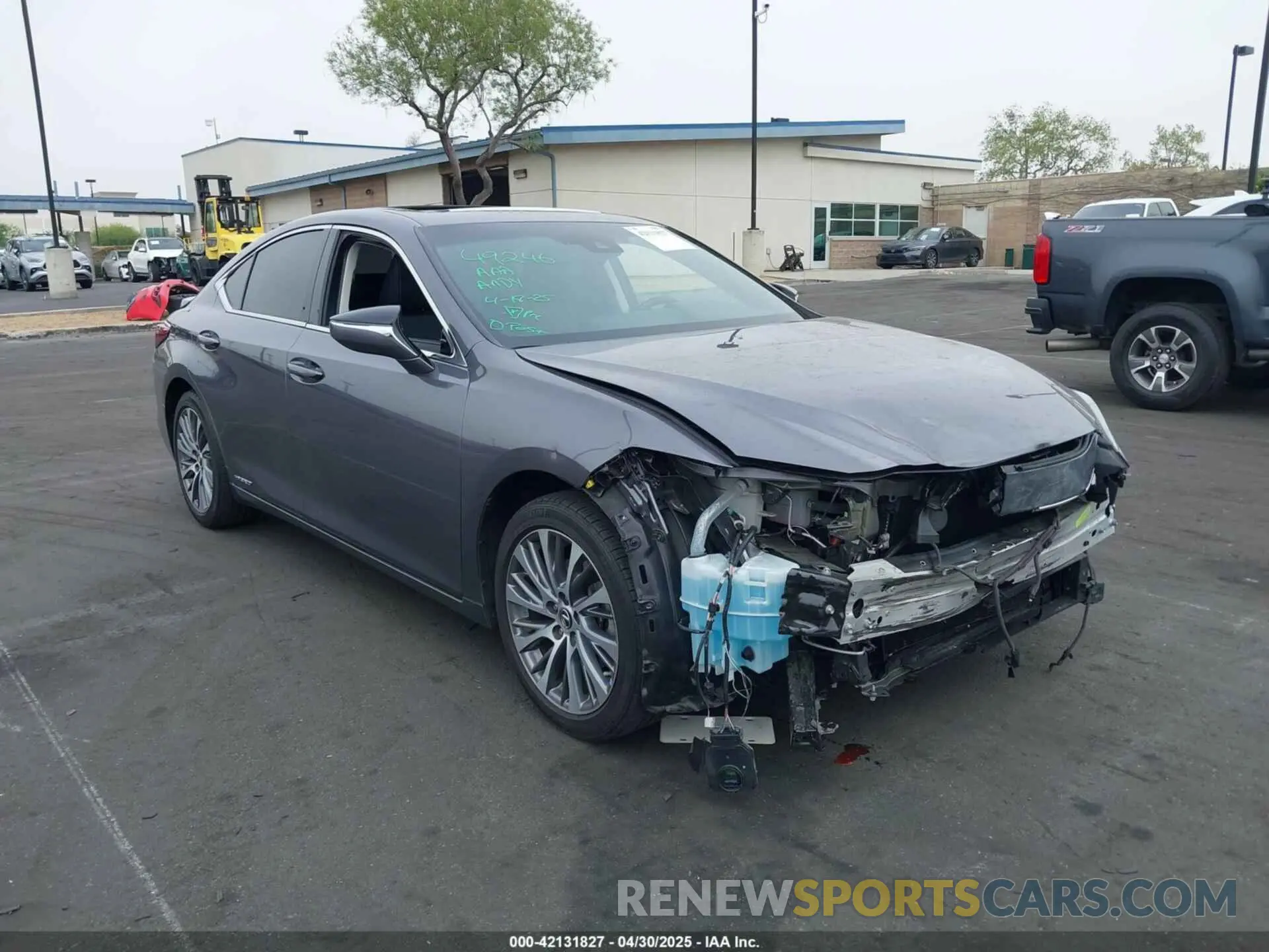 1 Фотография поврежденного автомобиля 58ADA1C12MU004997 LEXUS ES 300H 2021