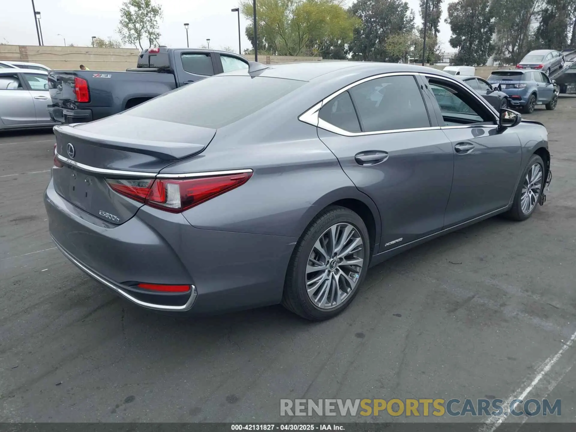 4 Фотография поврежденного автомобиля 58ADA1C12MU004997 LEXUS ES 300H 2021