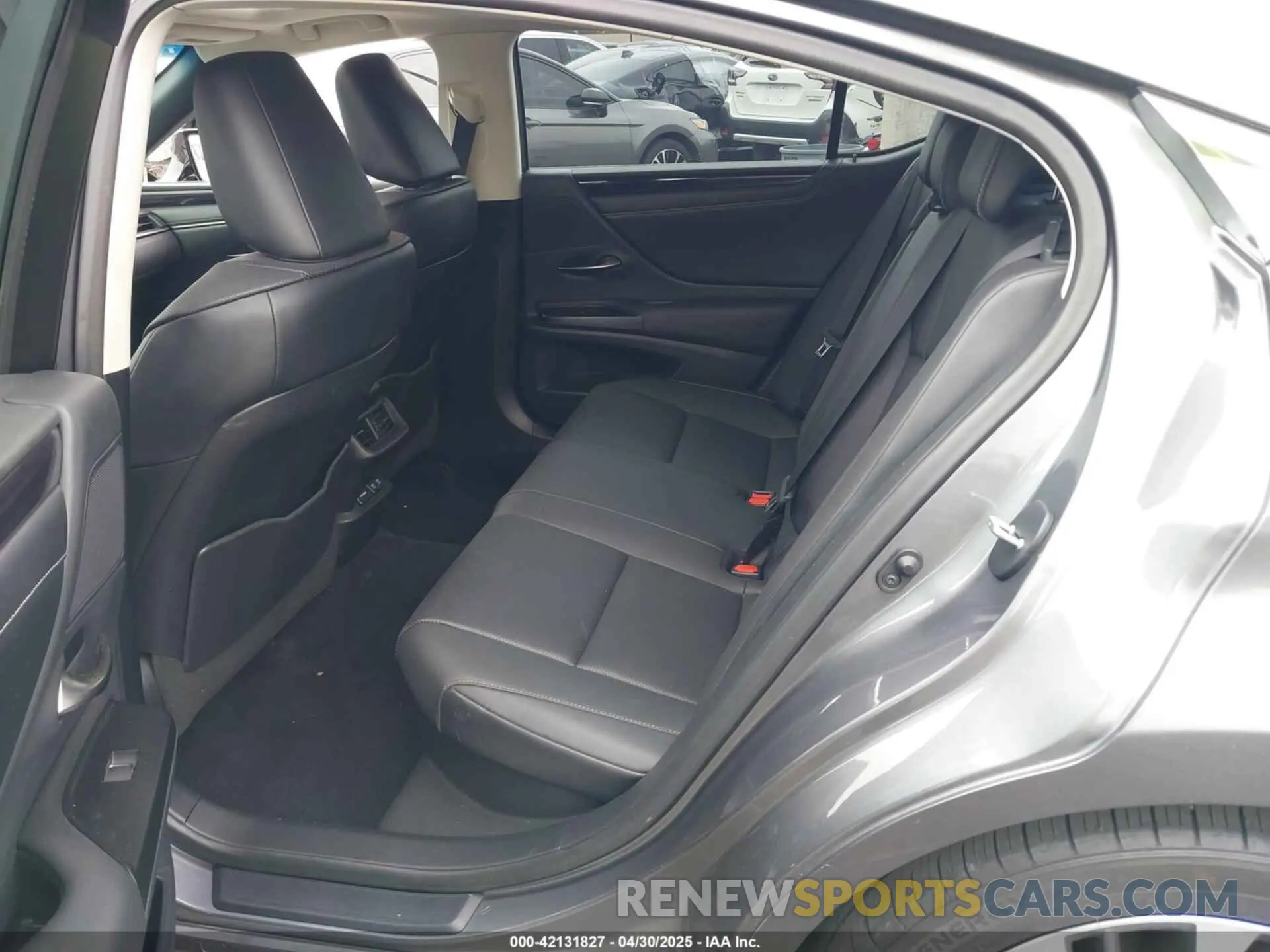 8 Фотография поврежденного автомобиля 58ADA1C12MU004997 LEXUS ES 300H 2021