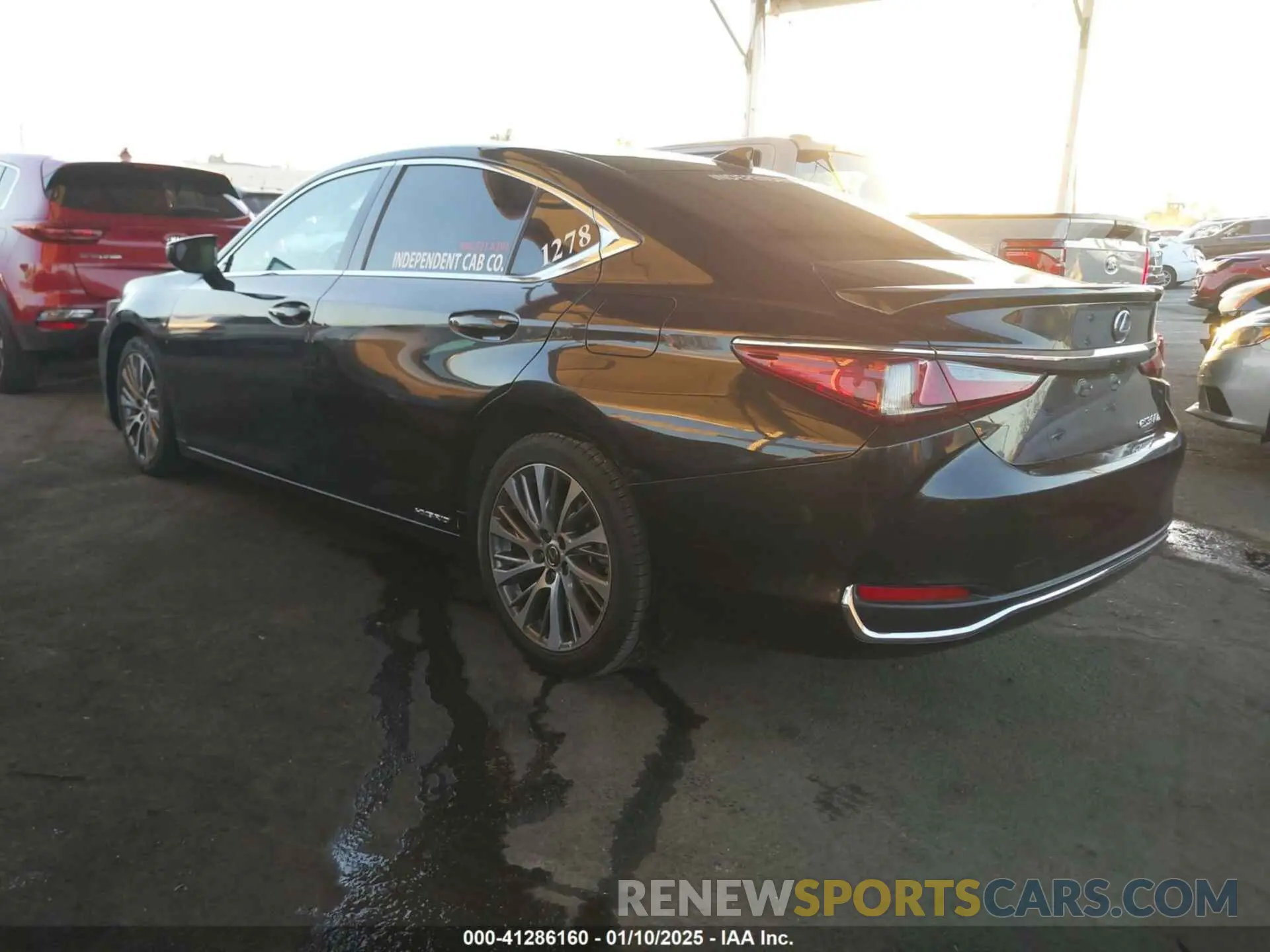 3 Photograph of a damaged car 58ADA1C13MU005334 LEXUS ES 300H 2021