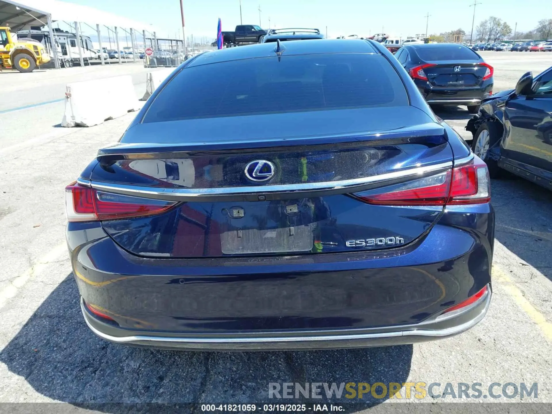16 Photograph of a damaged car 58ADA1C16MU008101 LEXUS ES 300H 2021