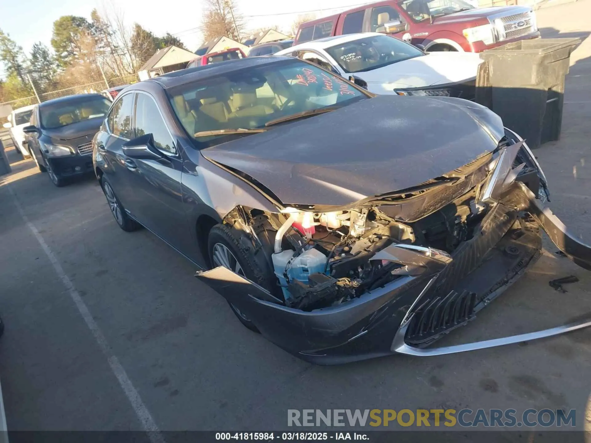1 Photograph of a damaged car 58ADA1C1XMU001121 LEXUS ES 300H 2021