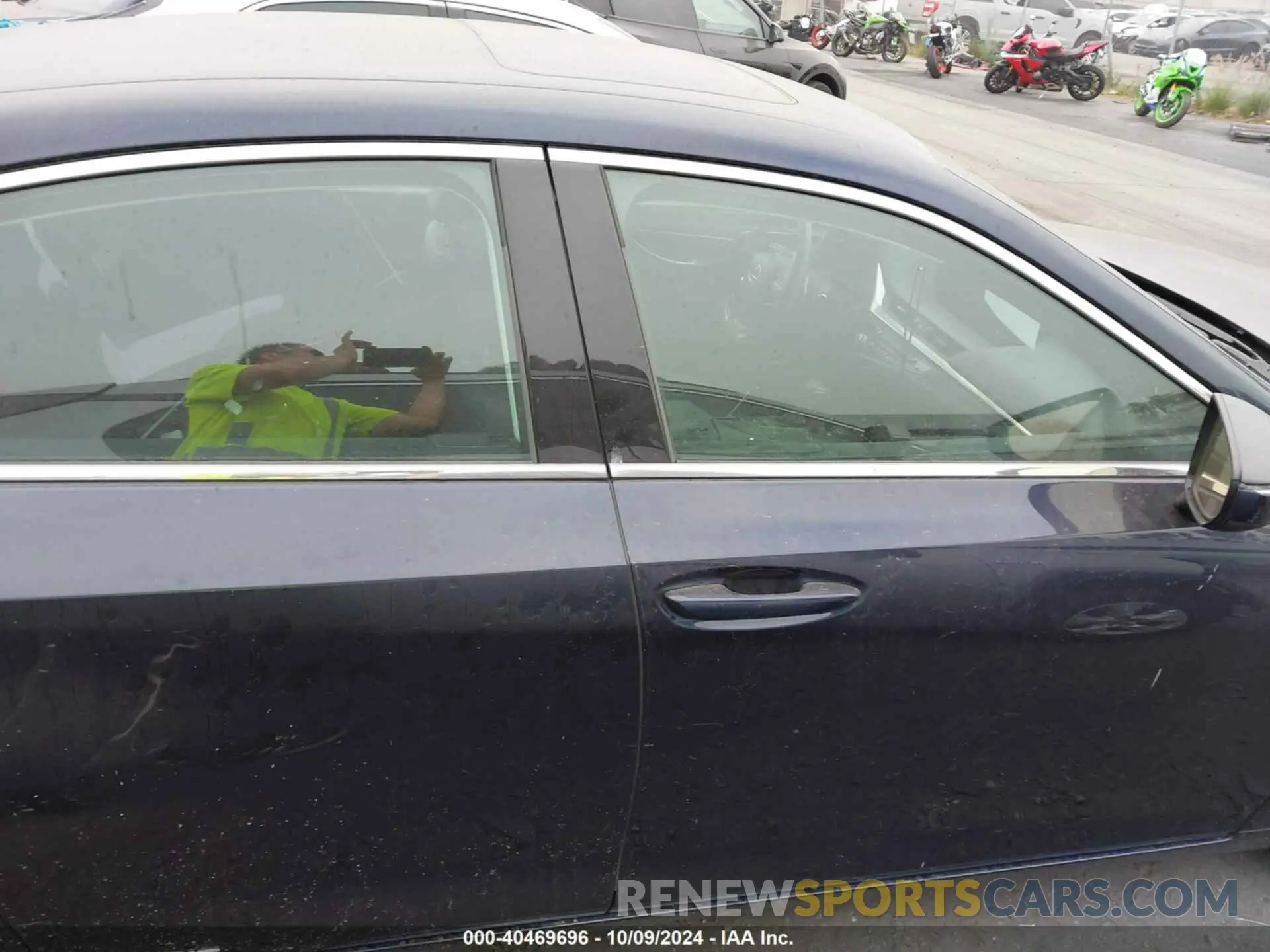 14 Photograph of a damaged car 58AEA1C10MU002069 LEXUS ES 300H 2021