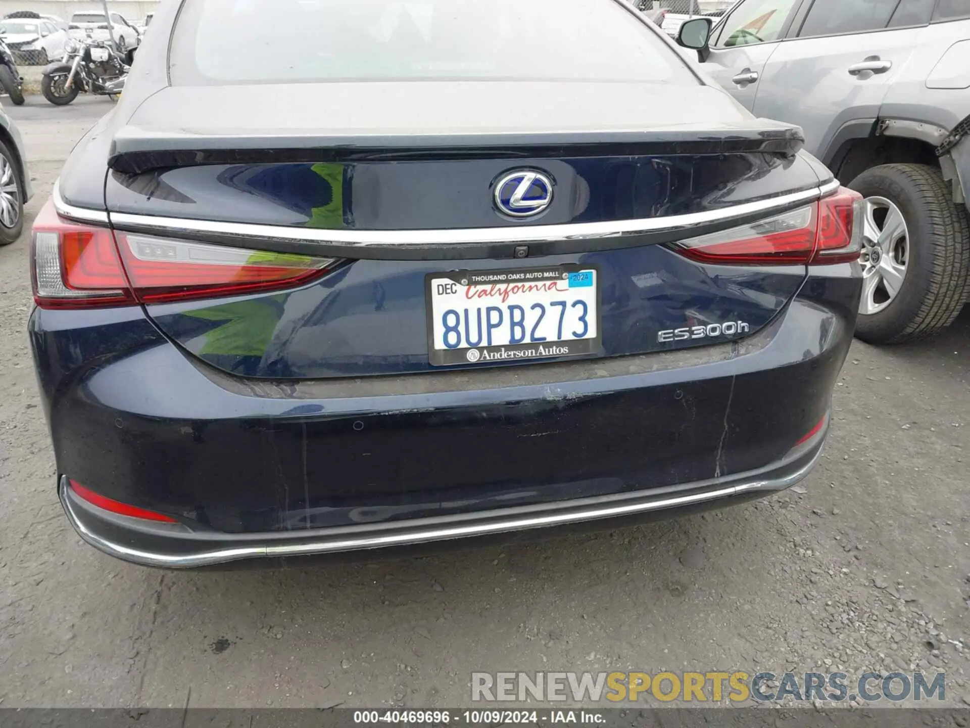 17 Photograph of a damaged car 58AEA1C10MU002069 LEXUS ES 300H 2021