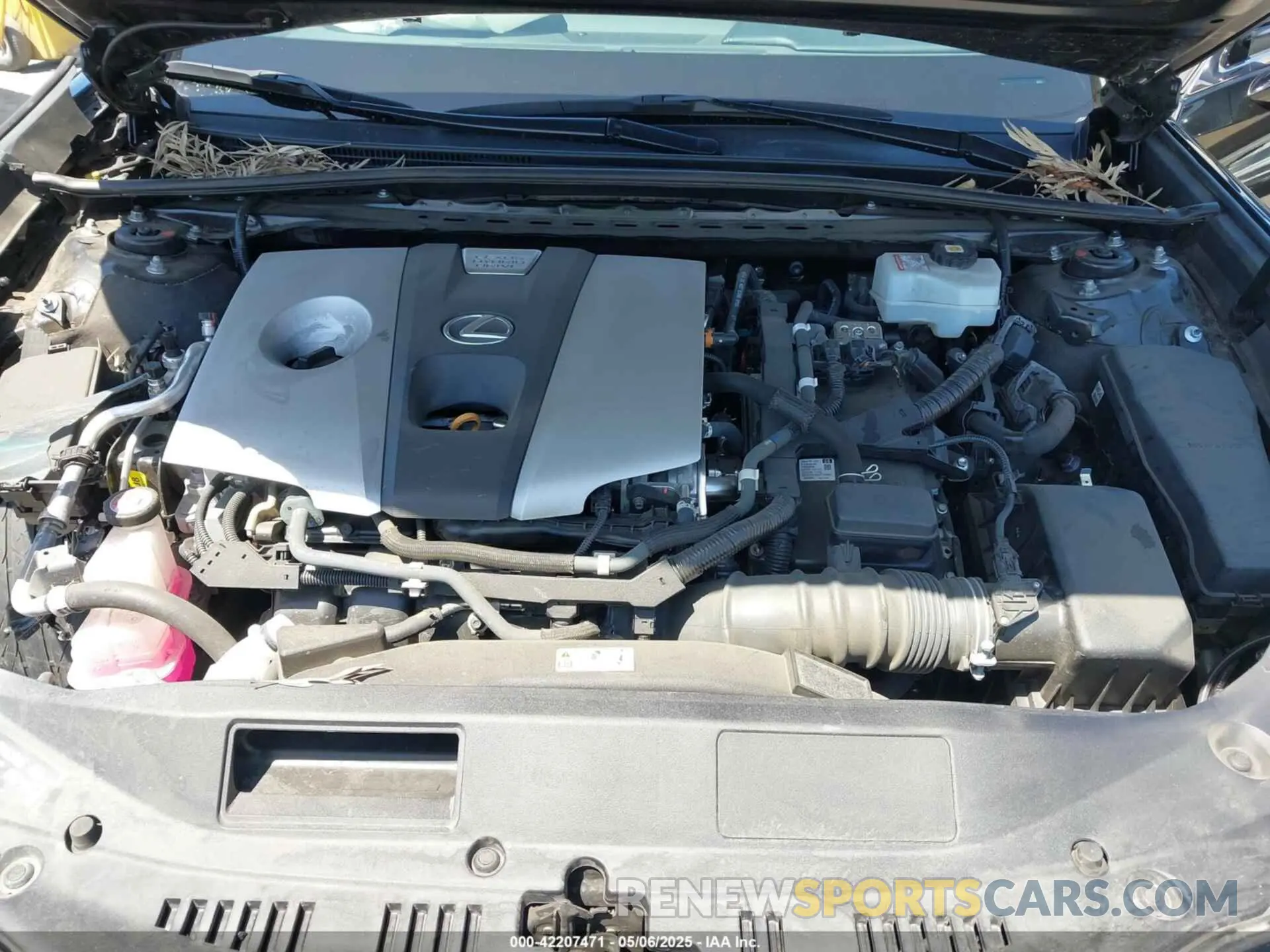 10 Photograph of a damaged car 58AEA1C11MU012609 LEXUS ES 300H 2021