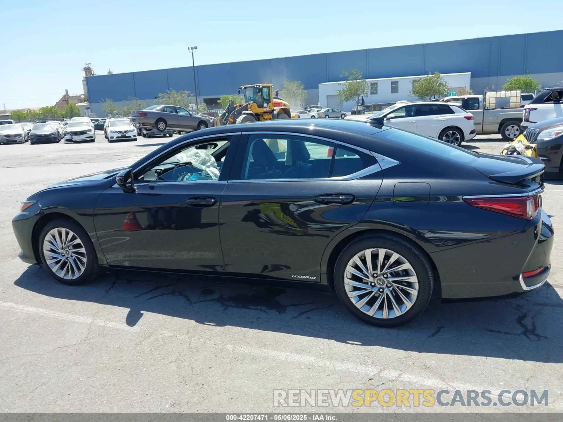14 Photograph of a damaged car 58AEA1C11MU012609 LEXUS ES 300H 2021