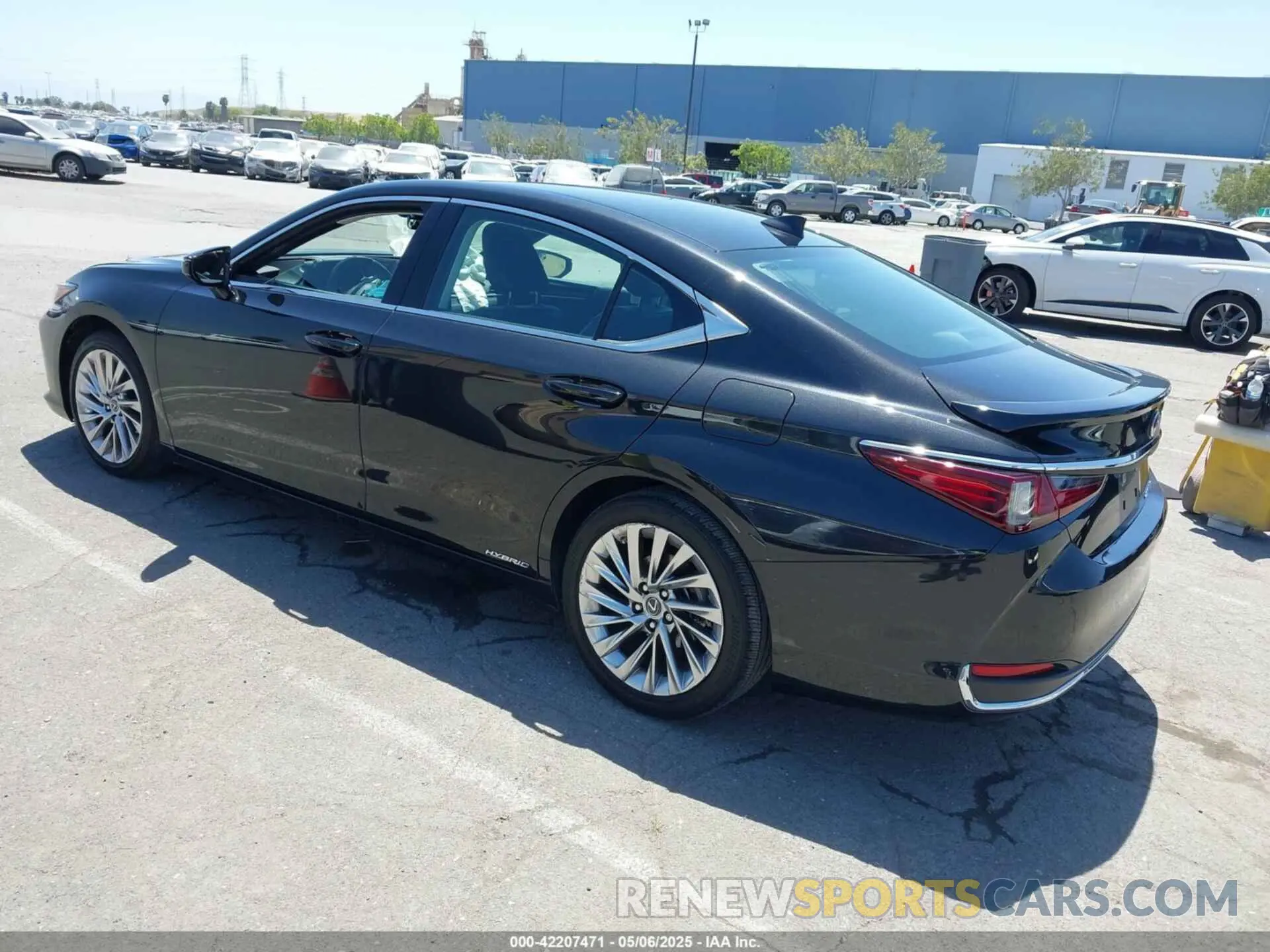 3 Photograph of a damaged car 58AEA1C11MU012609 LEXUS ES 300H 2021