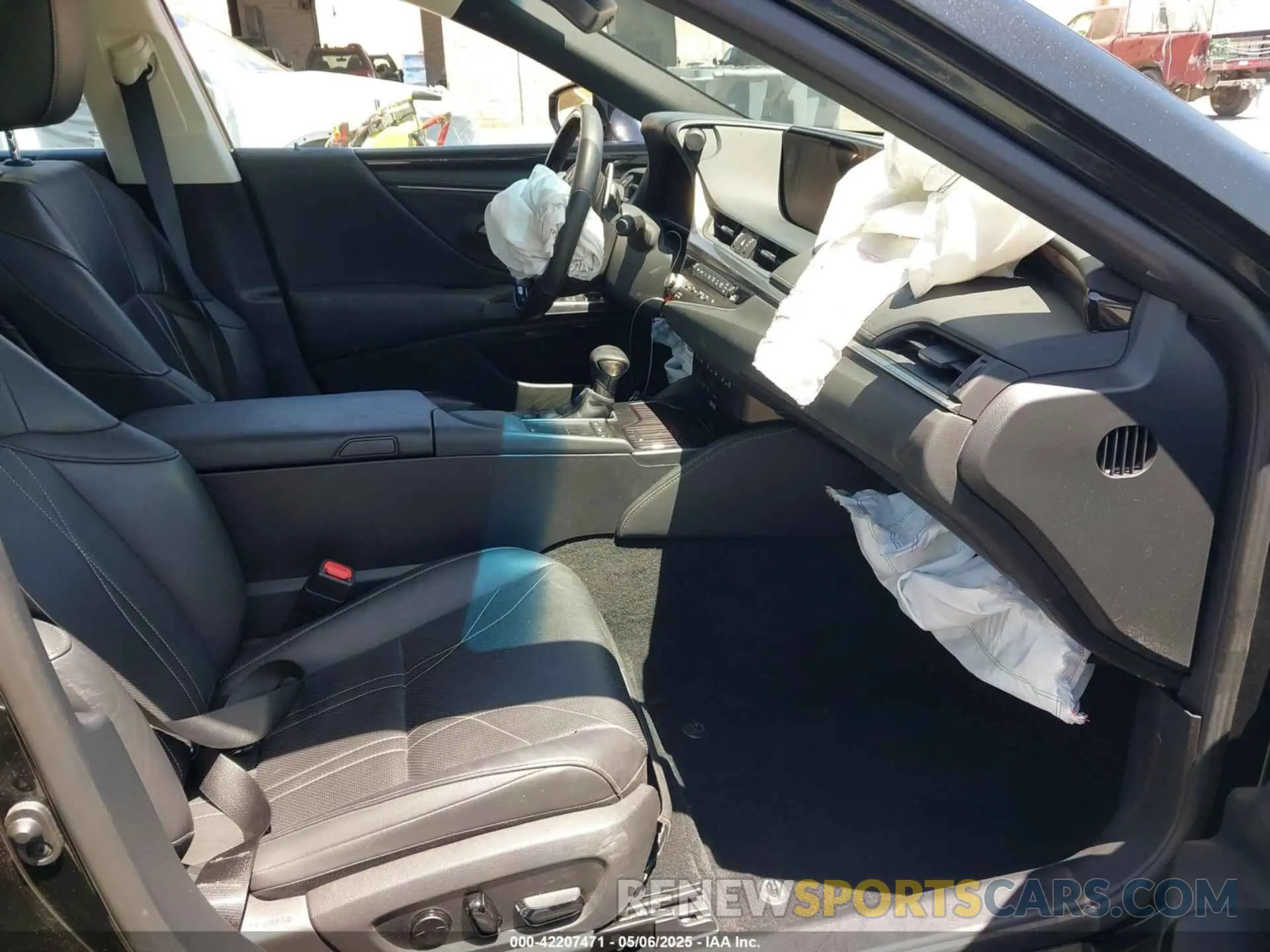 5 Photograph of a damaged car 58AEA1C11MU012609 LEXUS ES 300H 2021