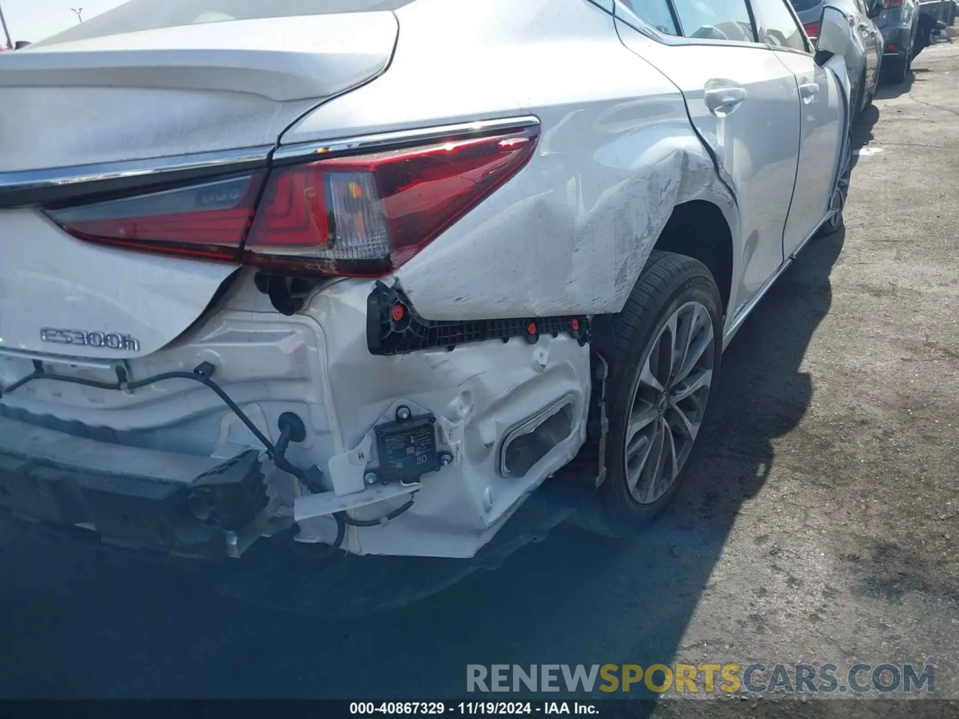18 Фотография поврежденного автомобиля 58ACA1C1XNU023634 LEXUS ES 300H 2022