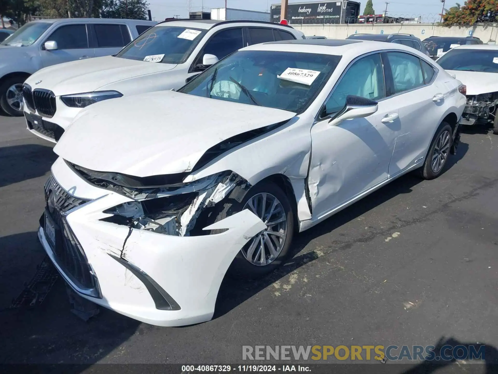 2 Фотография поврежденного автомобиля 58ACA1C1XNU023634 LEXUS ES 300H 2022