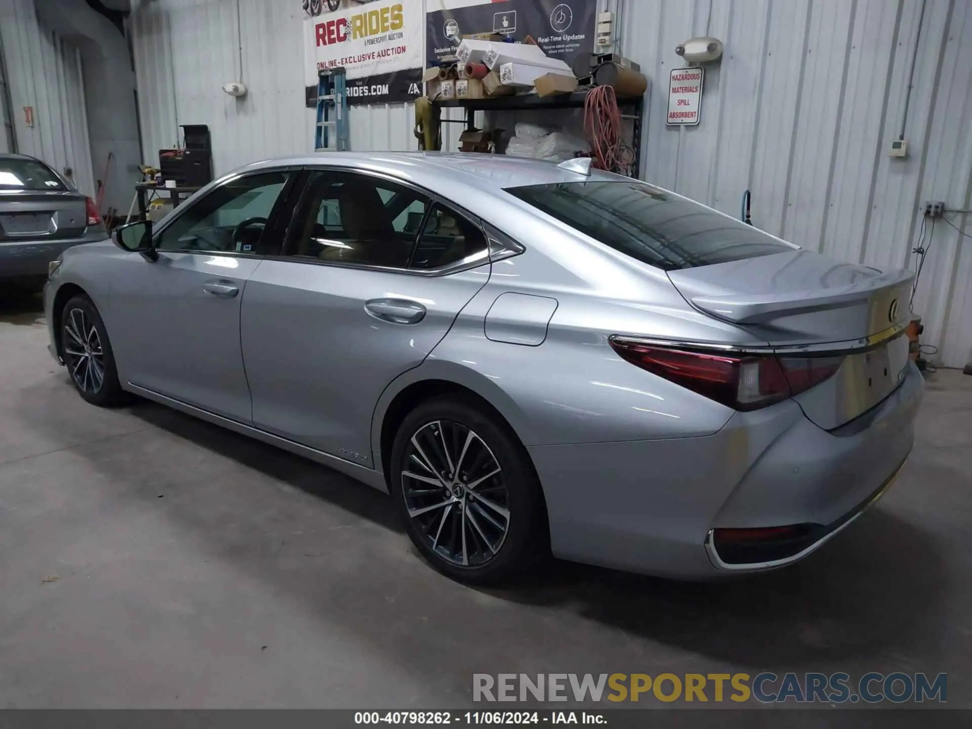 3 Photograph of a damaged car 58ADA1C10NU013375 LEXUS ES 300H 2022