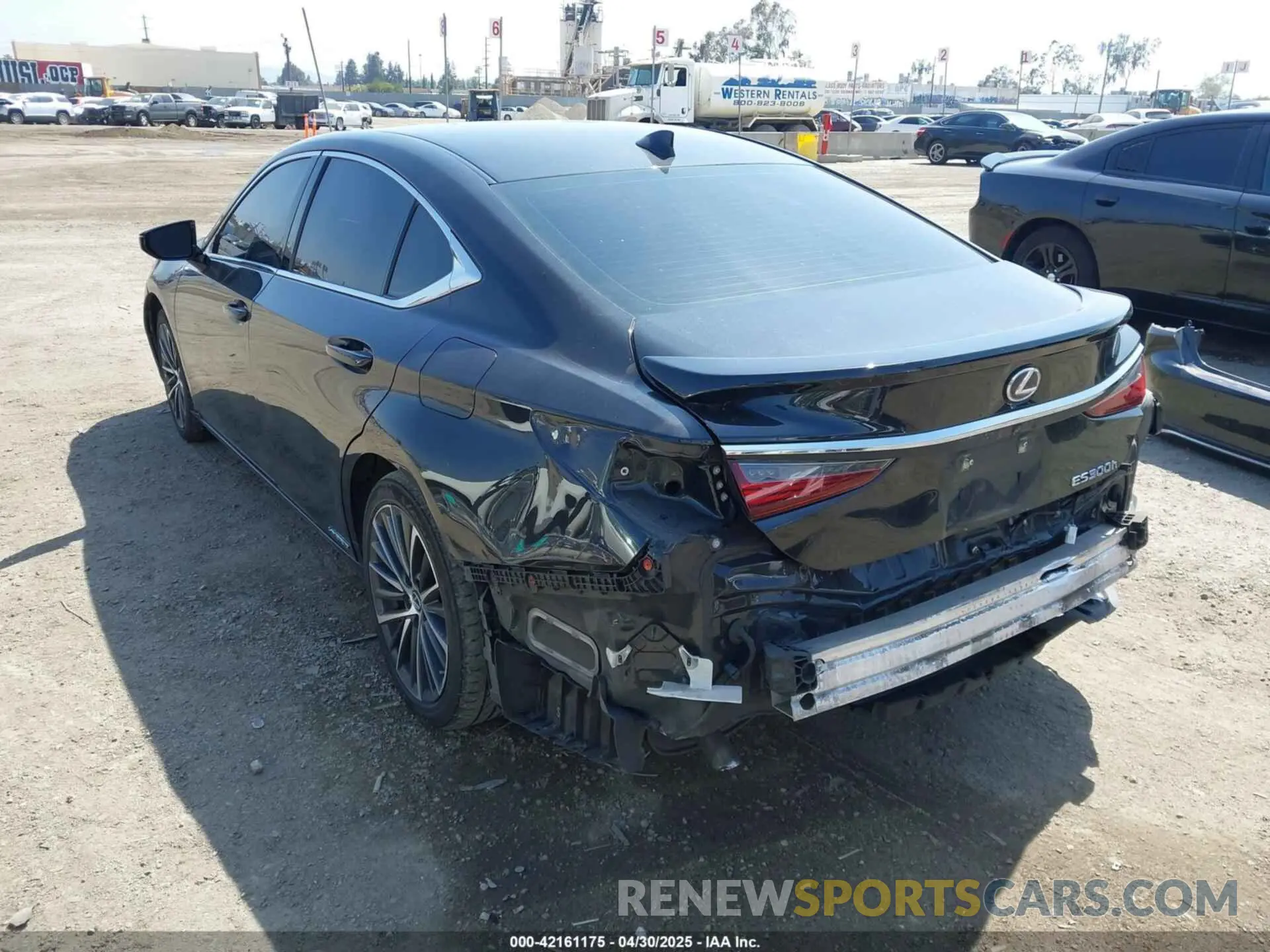 3 Фотография поврежденного автомобиля 58ADA1C13NU013399 LEXUS ES 300H 2022