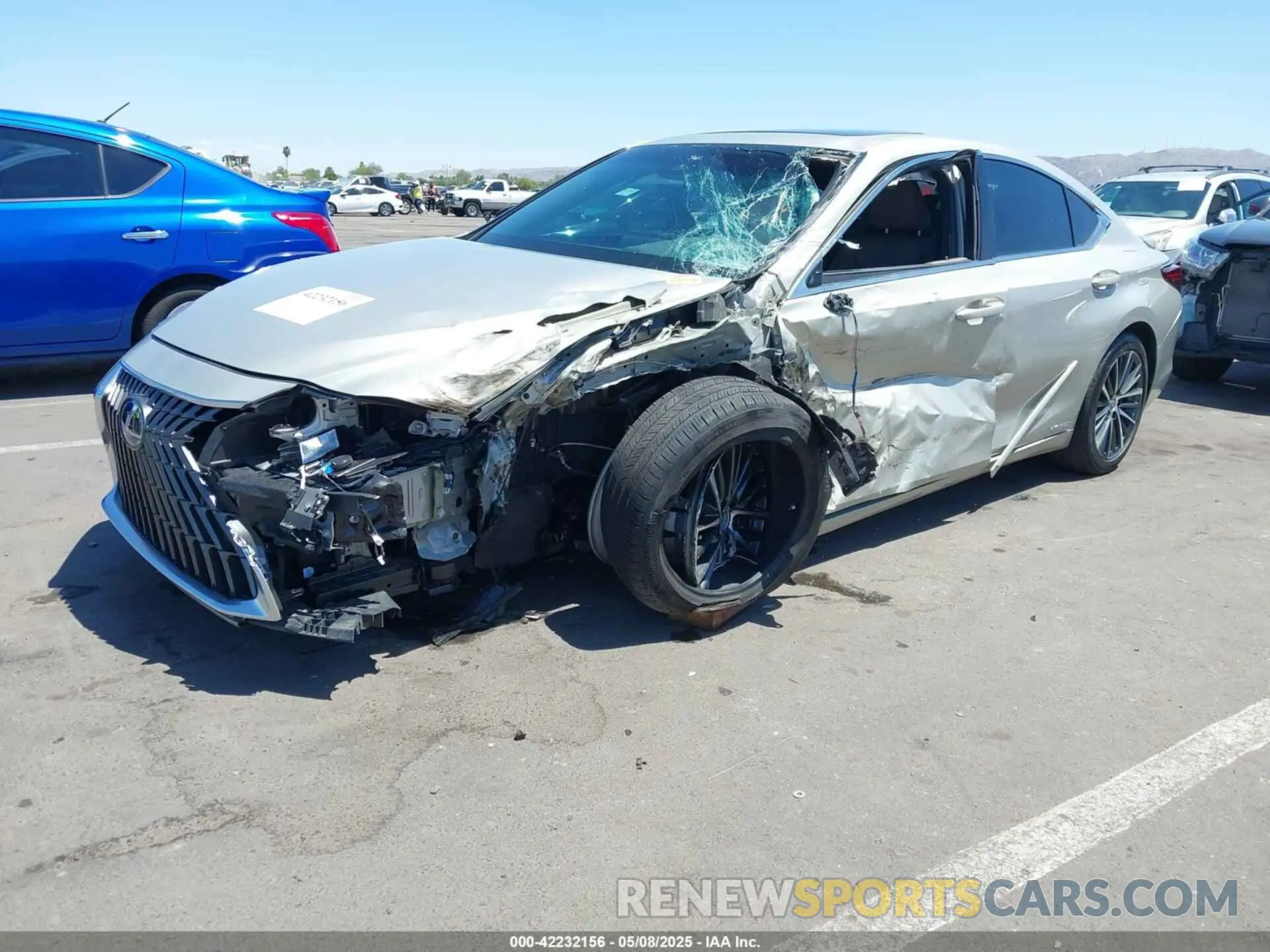 2 Photograph of a damaged car 58ADA1C13NU019137 LEXUS ES 300H 2022