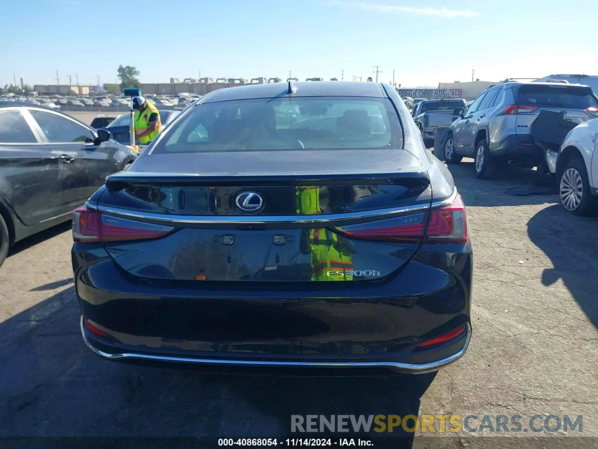 17 Фотография поврежденного автомобиля 58ADA1C14NU019602 LEXUS ES 300H 2022