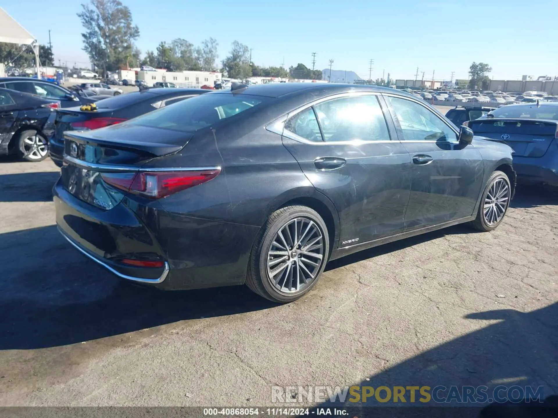 4 Фотография поврежденного автомобиля 58ADA1C14NU019602 LEXUS ES 300H 2022