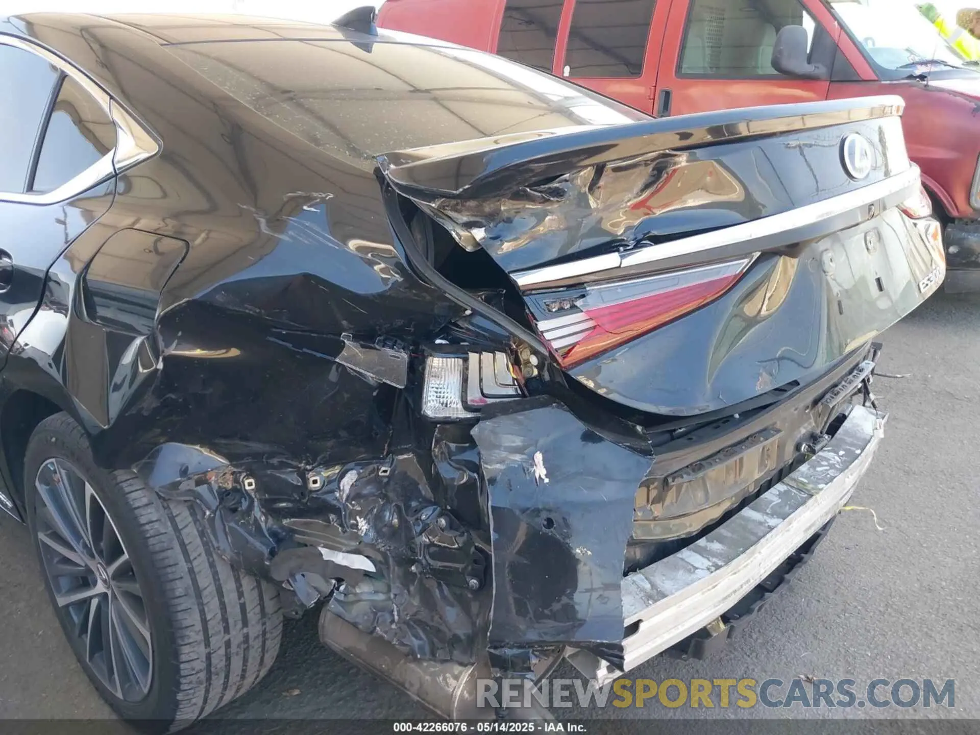 6 Photograph of a damaged car 58ADA1C16NU025224 LEXUS ES 300H 2022