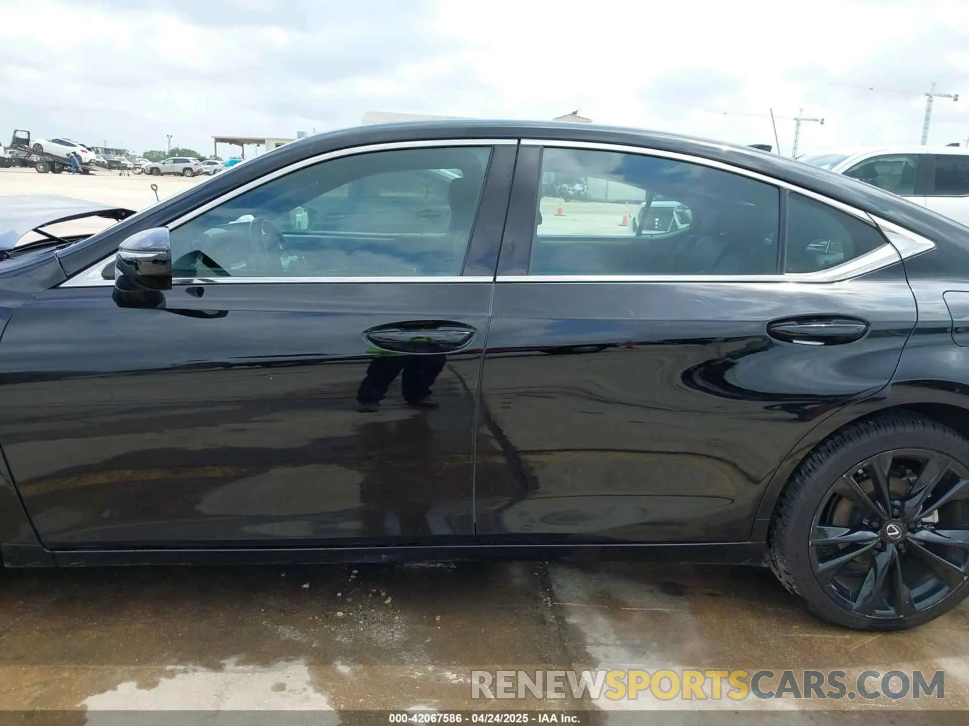 14 Photograph of a damaged car 58ABA1C13PU027281 LEXUS ES 300H 2023