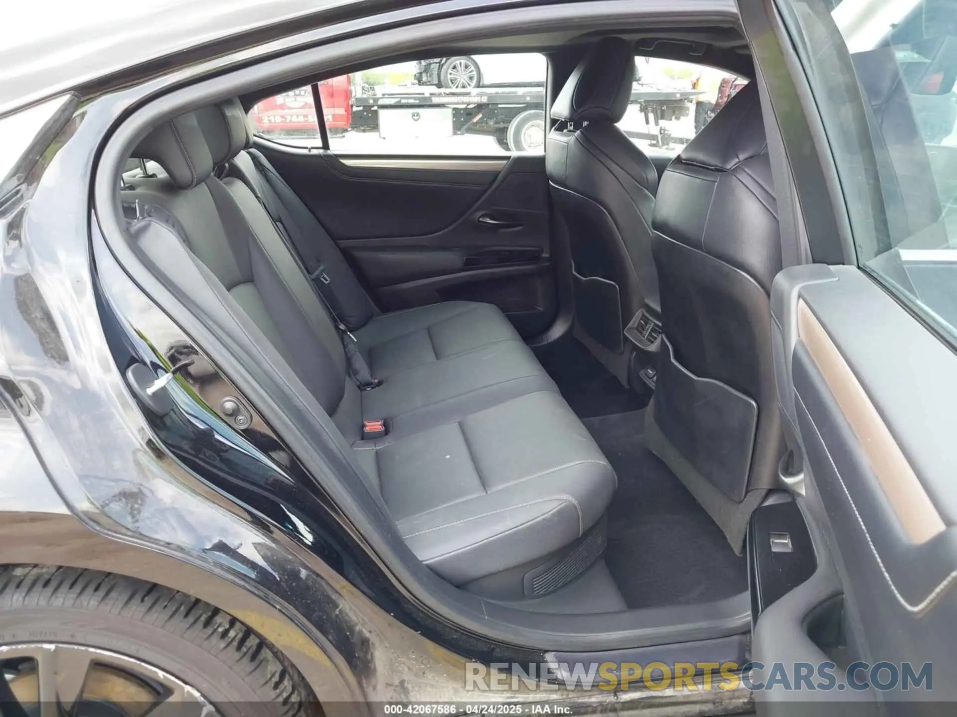 8 Photograph of a damaged car 58ABA1C13PU027281 LEXUS ES 300H 2023