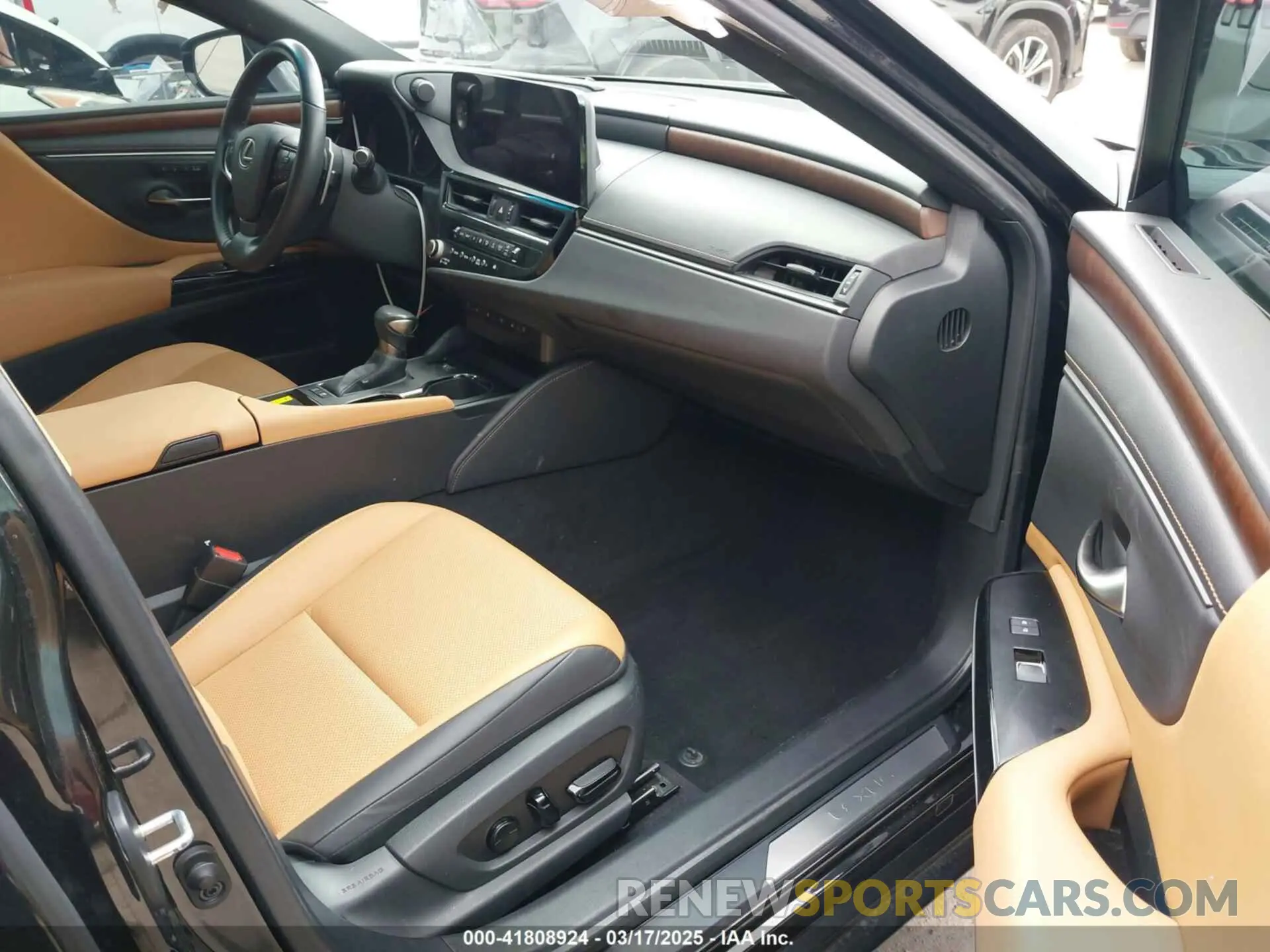 5 Photograph of a damaged car 58ADA1C10PU035654 LEXUS ES 300H 2023