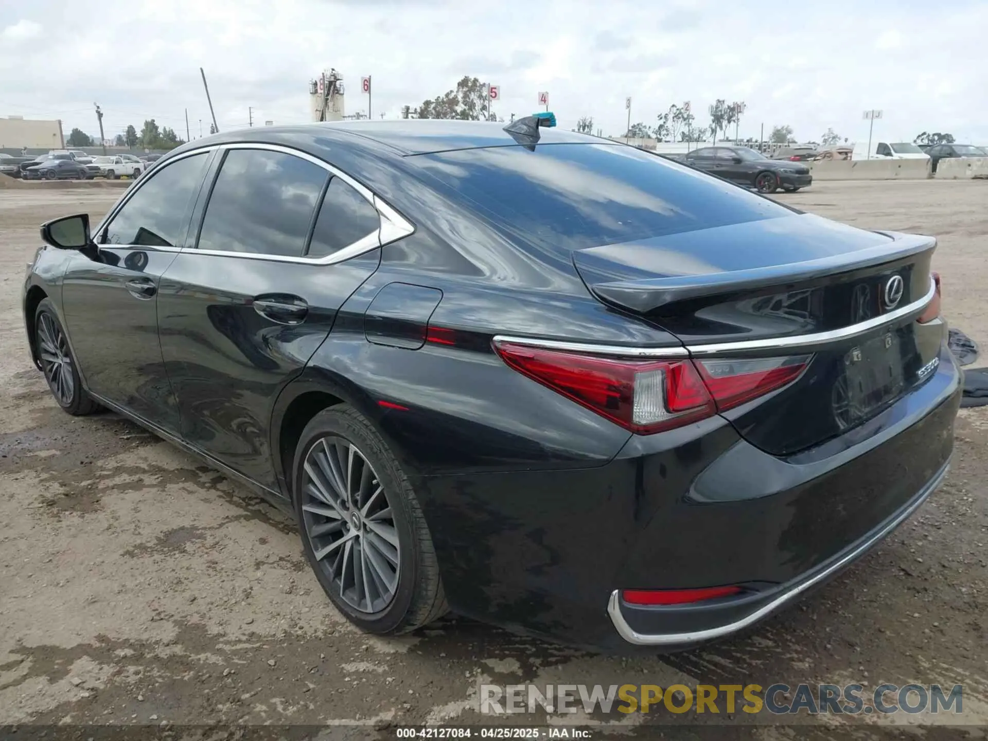 3 Фотография поврежденного автомобиля 58ADA1C19PU030176 LEXUS ES 300H 2023