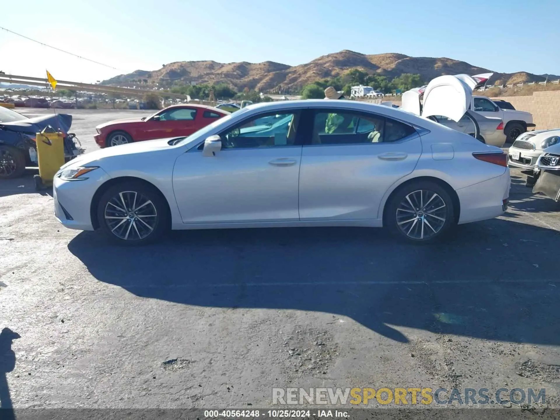 14 Photograph of a damaged car 58ADA1C1XPU035161 LEXUS ES 300H 2023