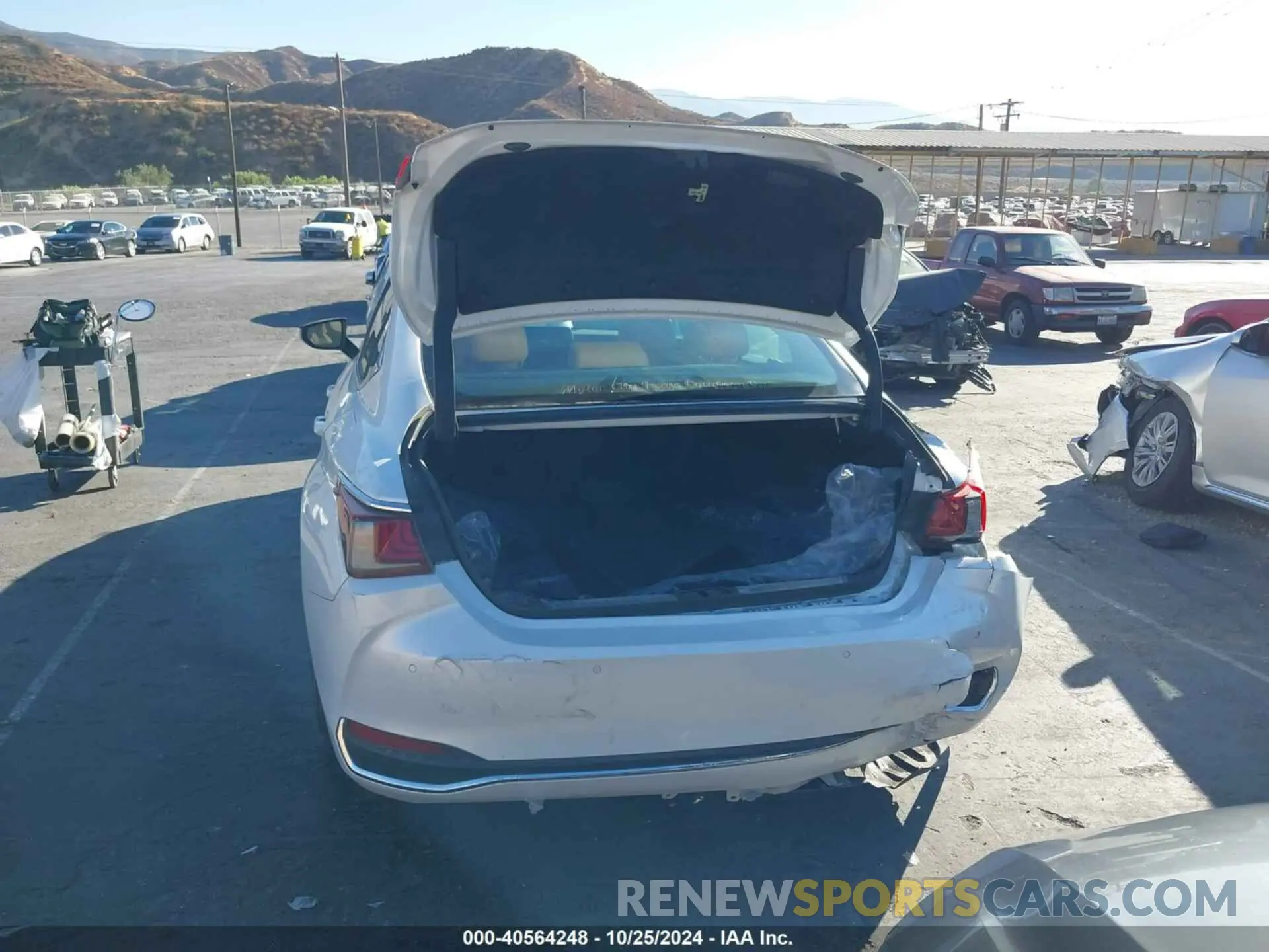 16 Photograph of a damaged car 58ADA1C1XPU035161 LEXUS ES 300H 2023