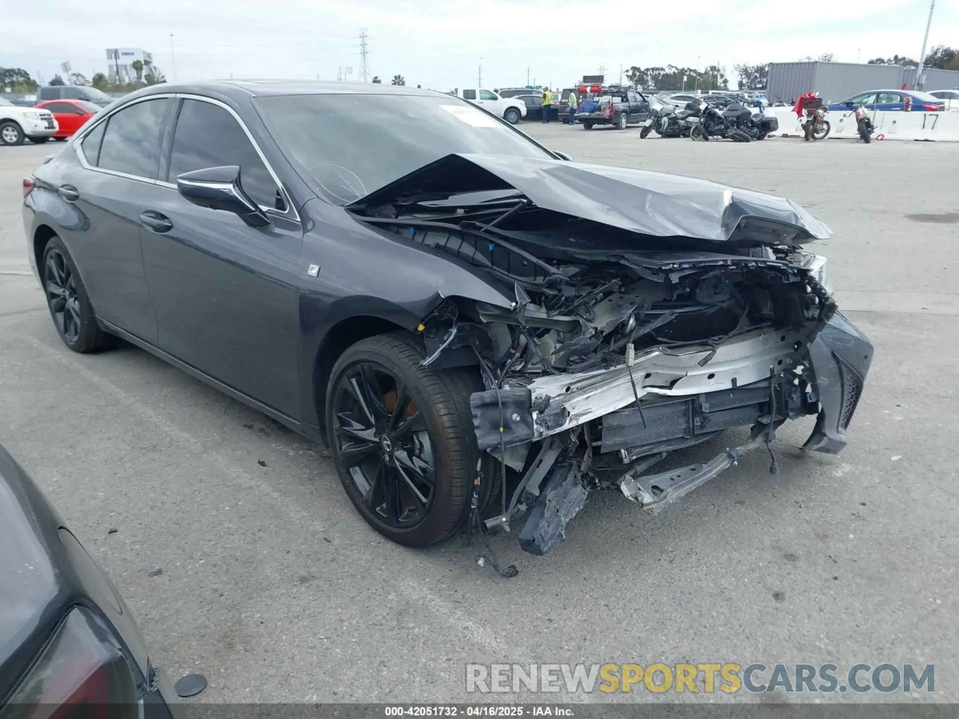 1 Фотография поврежденного автомобиля 58ABA1C18RU039512 LEXUS ES 300H 2024